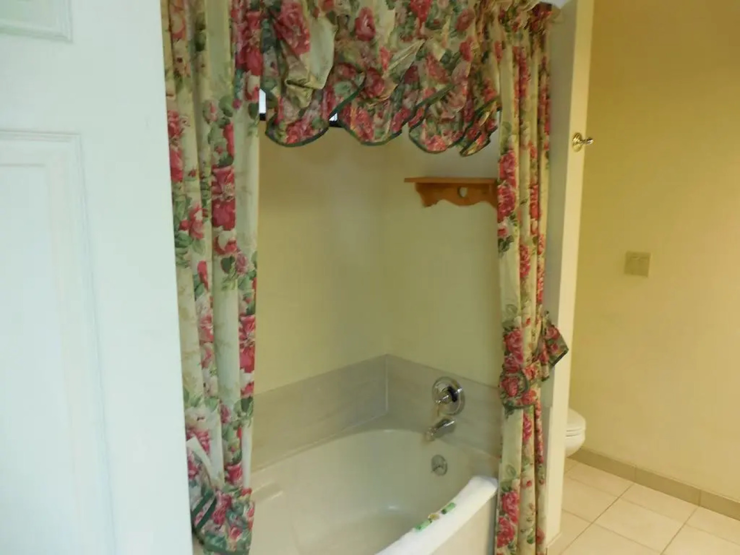 Whispering Pines Lodge