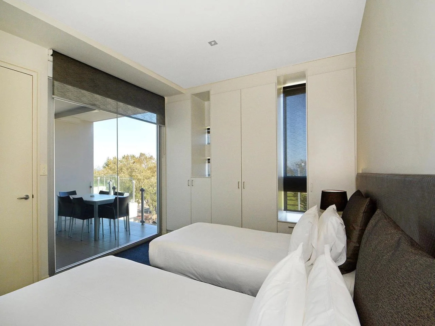 Mullaloo Beach Hotel & Apartments