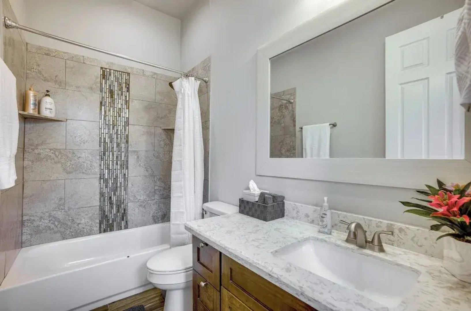 Pet-friendly Tomball Home: Walk to Main Street!