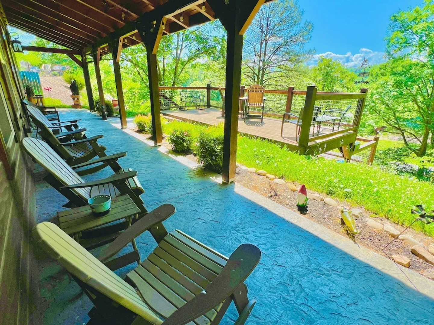 South Side Serenity 2 Bedroom Cabin by RedAwning