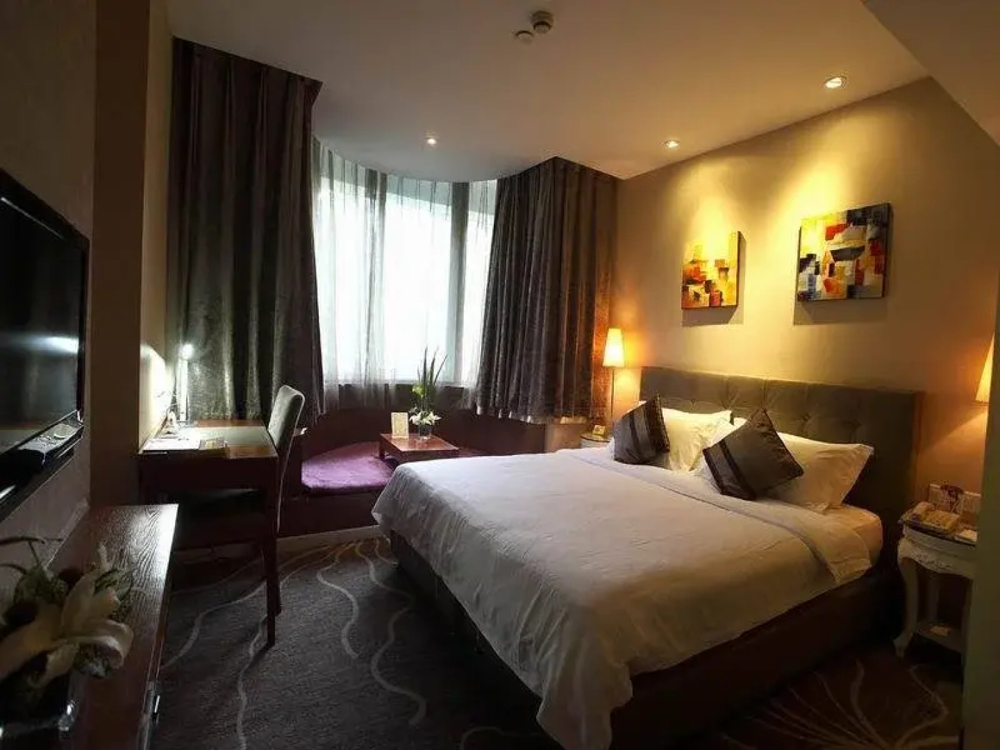 Budgetel Huadu Yiwu Hotel