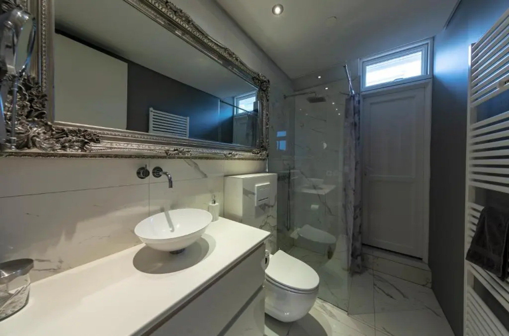 ICELAND SJF Villa , Hot tub & Outdoor Sauna Amazing Mountains View - 15 min to downtown