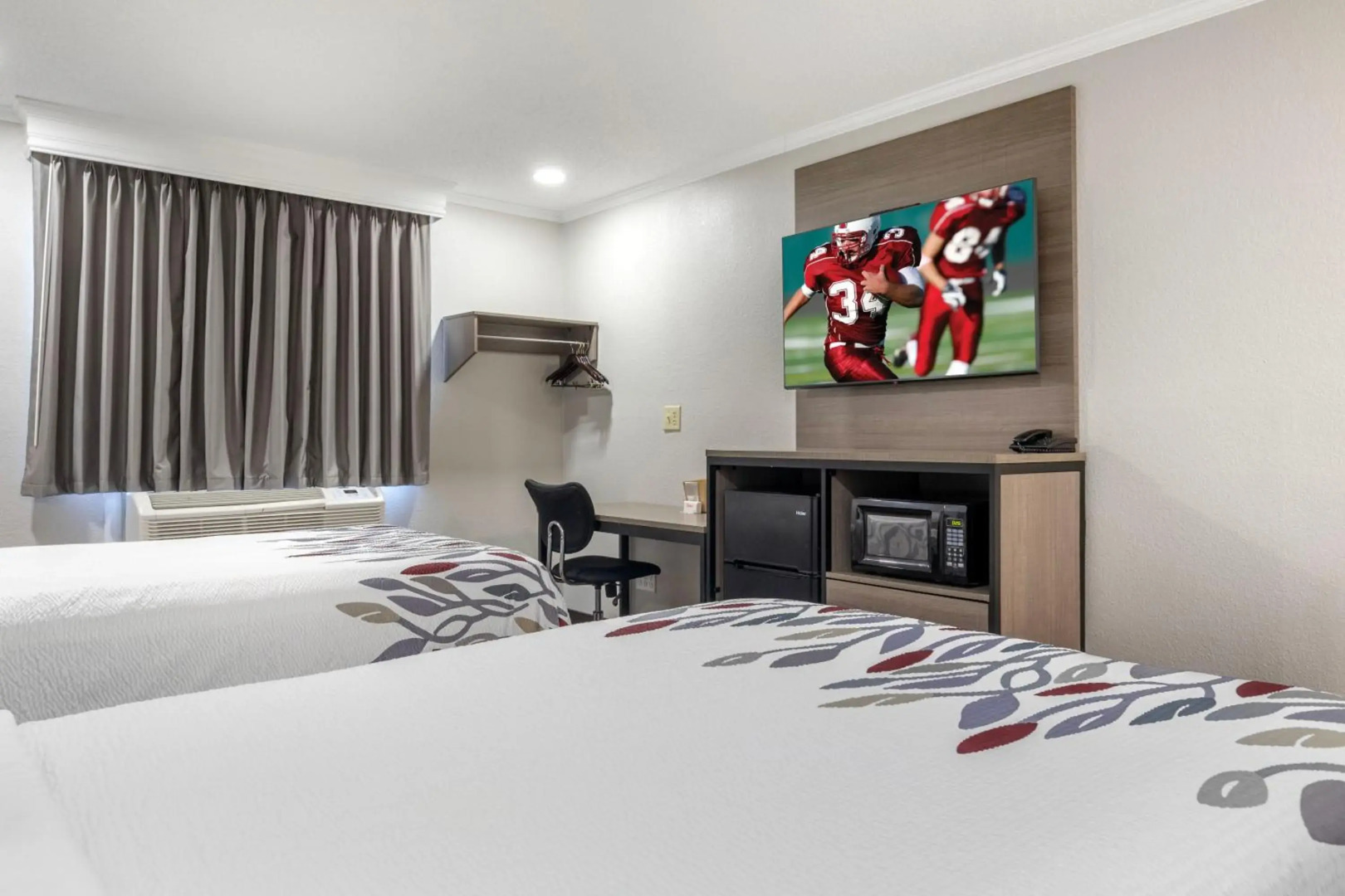 Red Roof Inn Suffolk