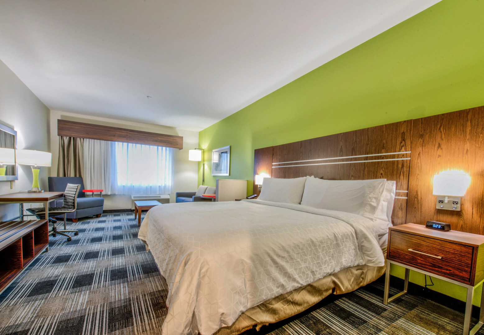 Holiday Inn Express & Suites Dallas NW - Farmers Branch by IHG
