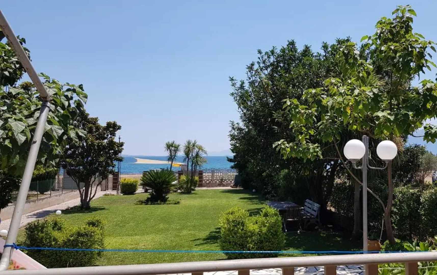 Country house by the sea !!!