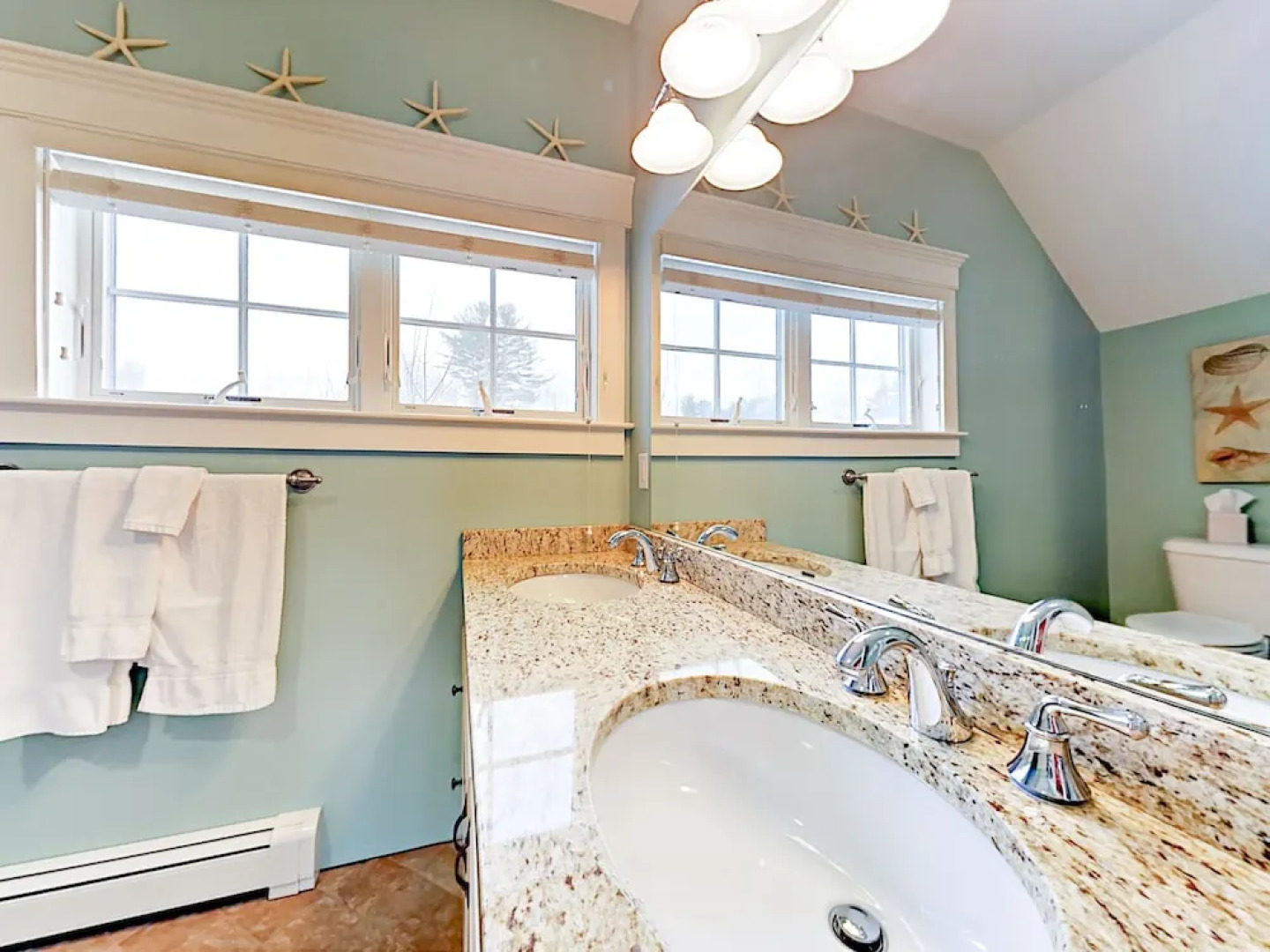 Hilltop Harbor Cottage 3 Bedrooms 2.5 Bathrooms Cottage