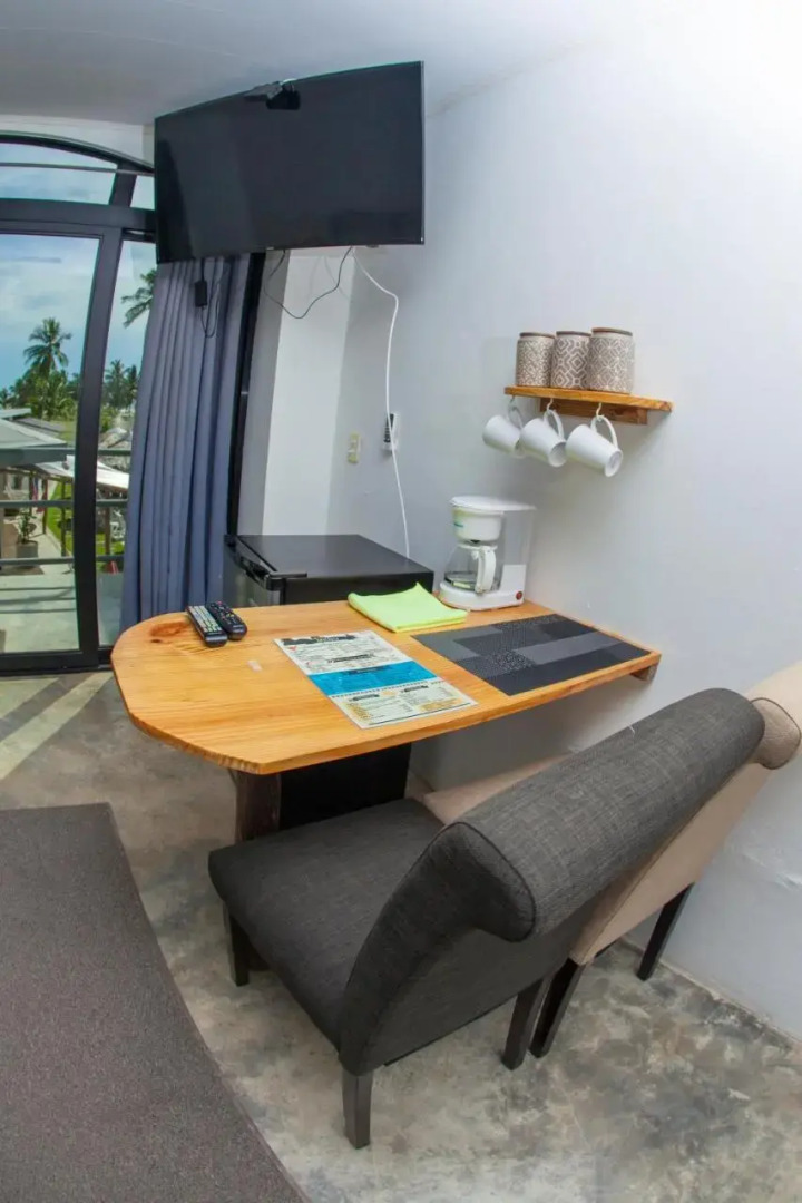 Show Pony Beach Resort and Suites