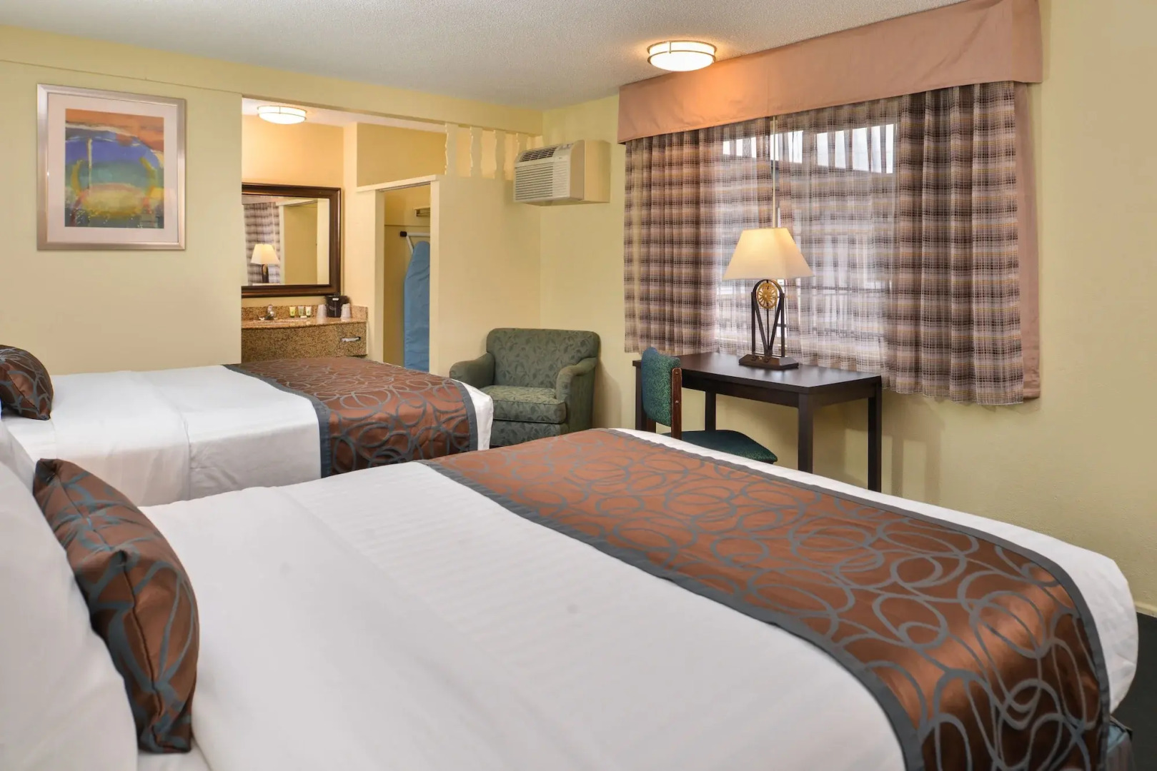 University Inn & Suites