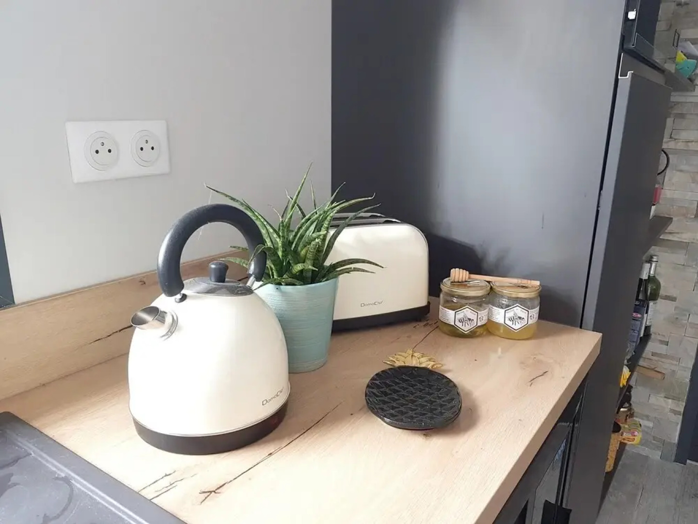 House With one Bedroom in Mornas, With Enclosed Garden and Wifi