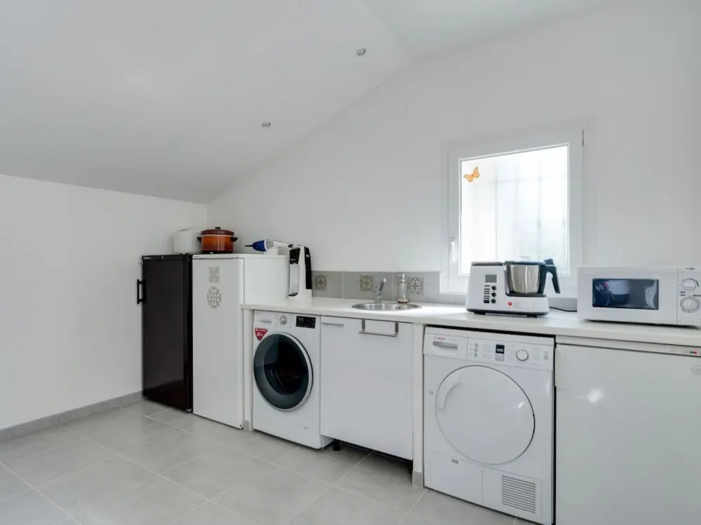 Luxury Modern Villa With Private Pool and Enclosed Garden in the Heart of the Vaucluse