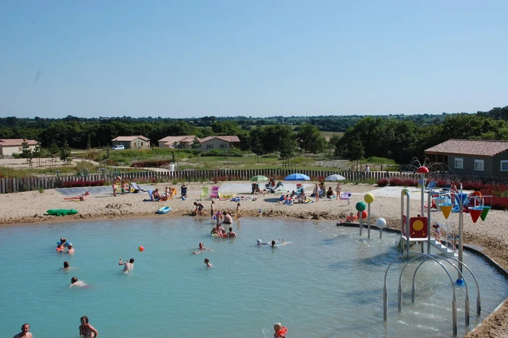 Bungalow With 3 Bedrooms in La Chapelle-hermier, With Pool Access, Furnished Terrace and Wifi - 12 km From the Beach