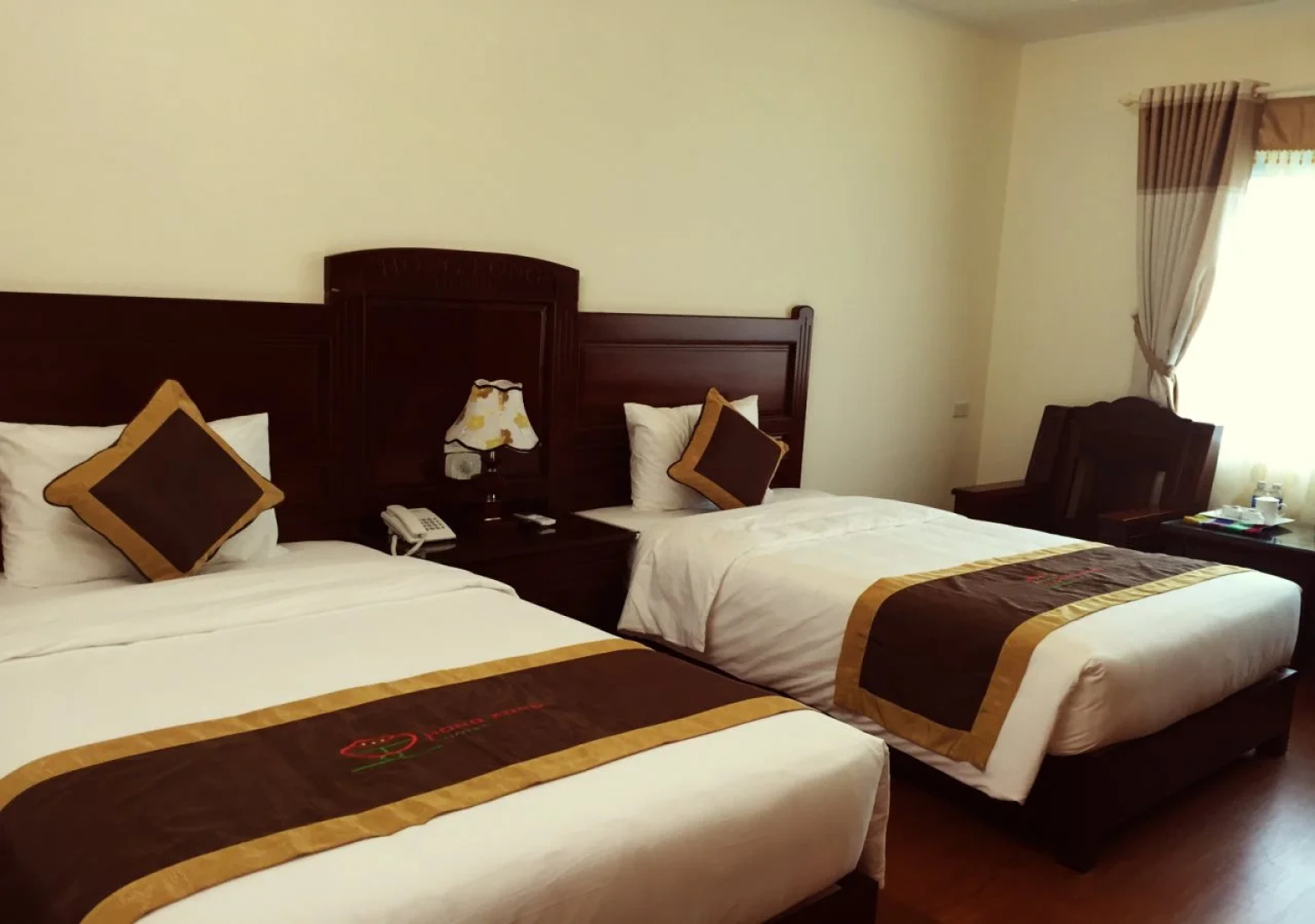 Khách sạn Sen Hồng