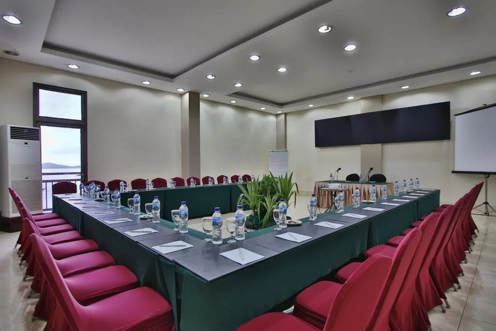 The Jayakarta Suite Komodo Flores