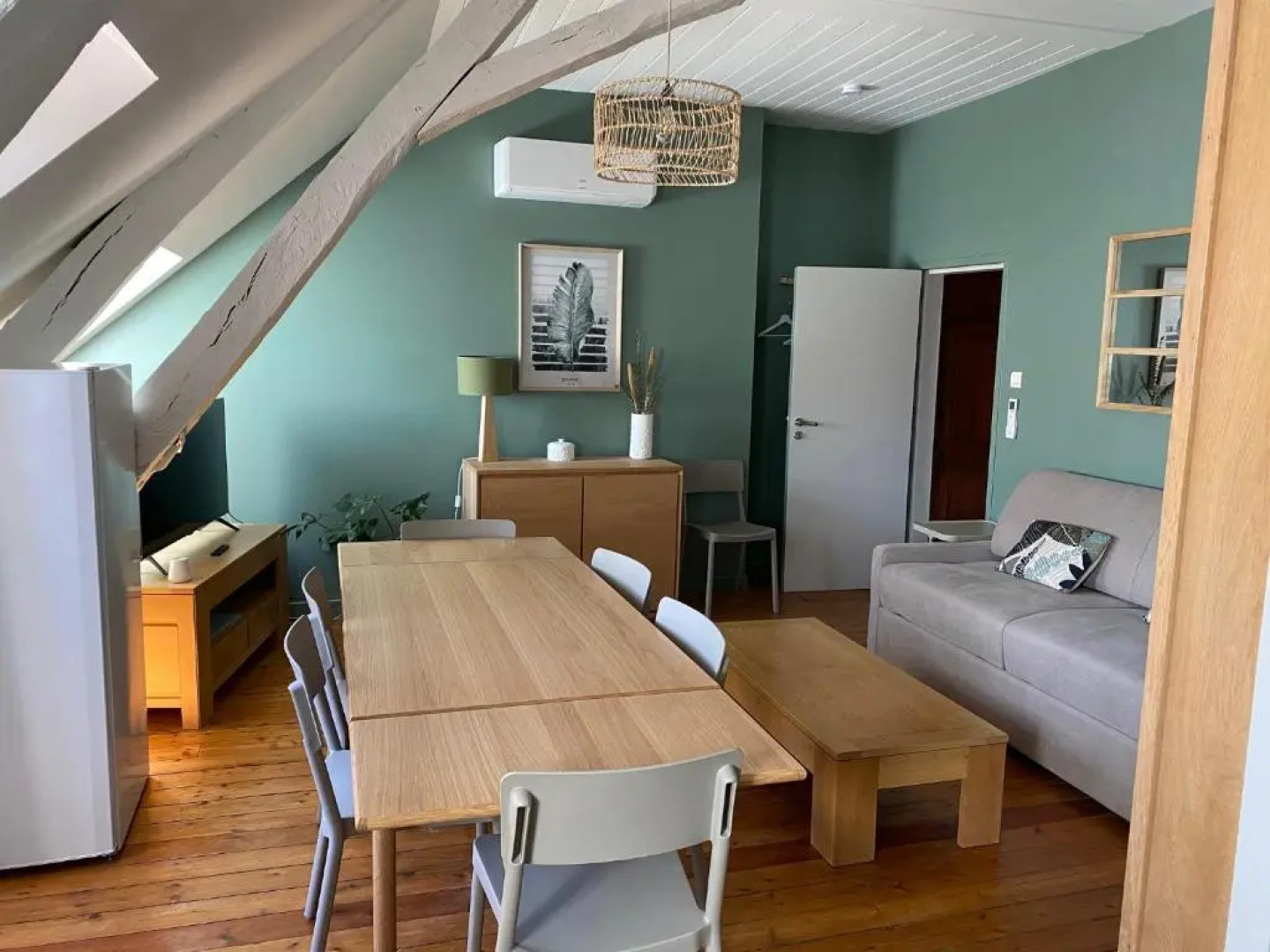 Studio, Appartement 4-7 pers et Suite détente avec Spa Quartier Cathédrale