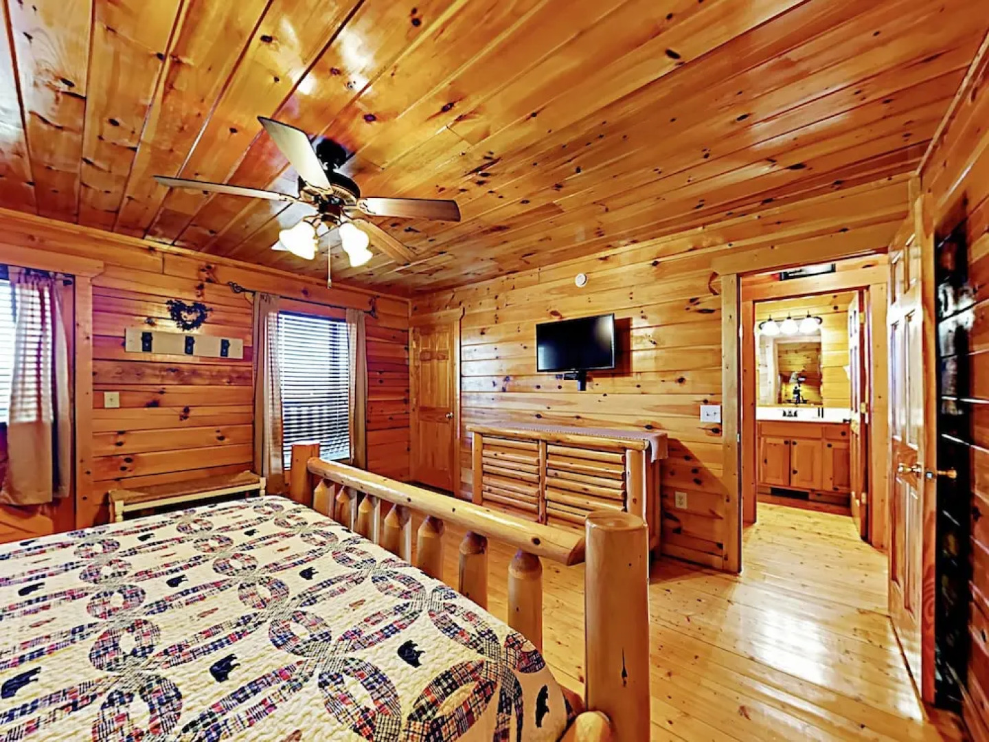 Upper Middle Creek Cabin Unit #28 3 Bedrooms 3 Bathrooms Cabin