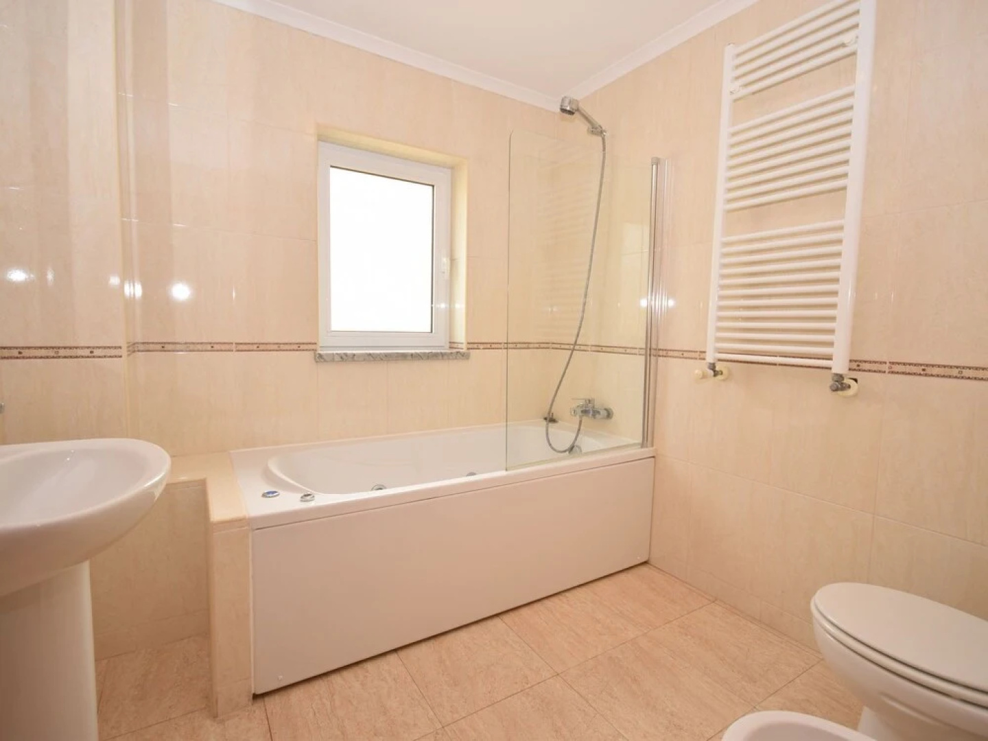 Scenic Villa in Foz do Arelho With Private Swimming Pool