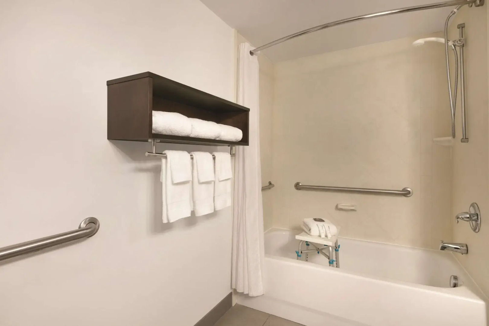 Country Inn & Suites by Radisson, London, KY