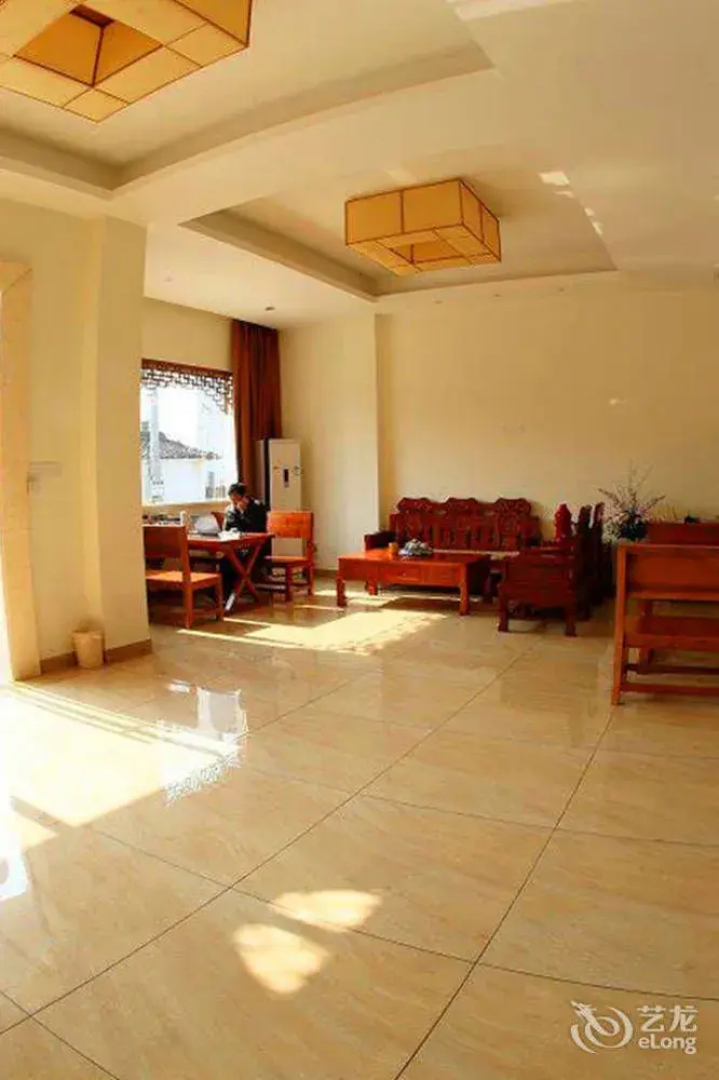 Wuyuan Huayuan Mountain Villa
