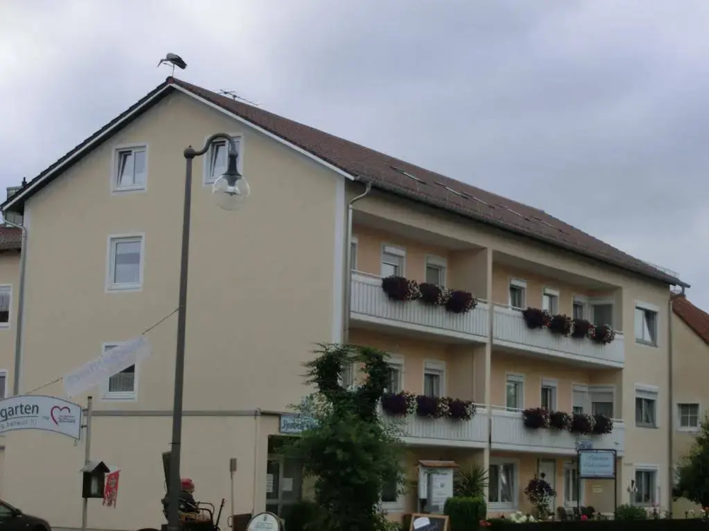 Pension Eichschmid / Röll´n Biergarten