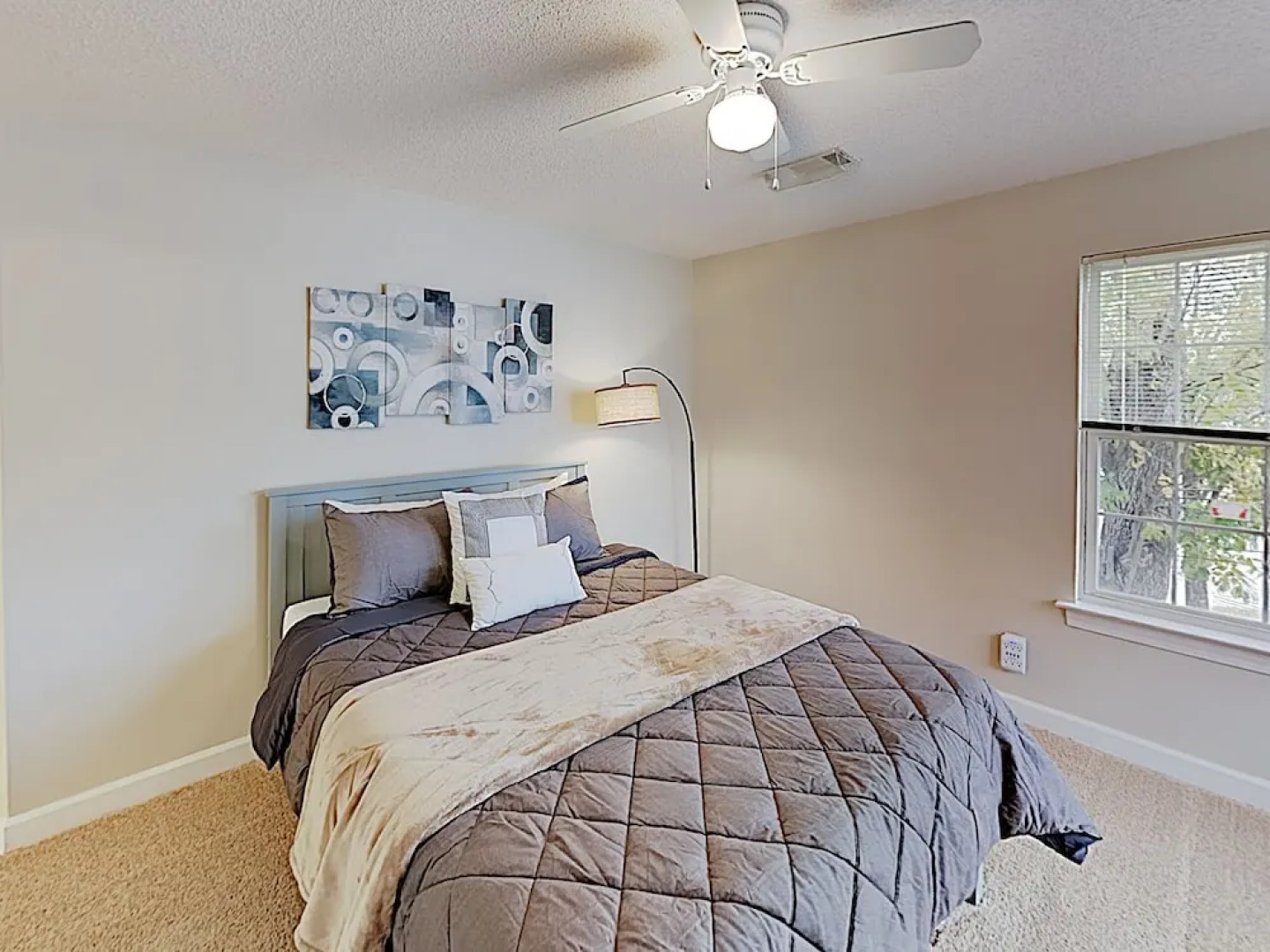 Charming Coastal Haven w/ Amazing Locale townhouse