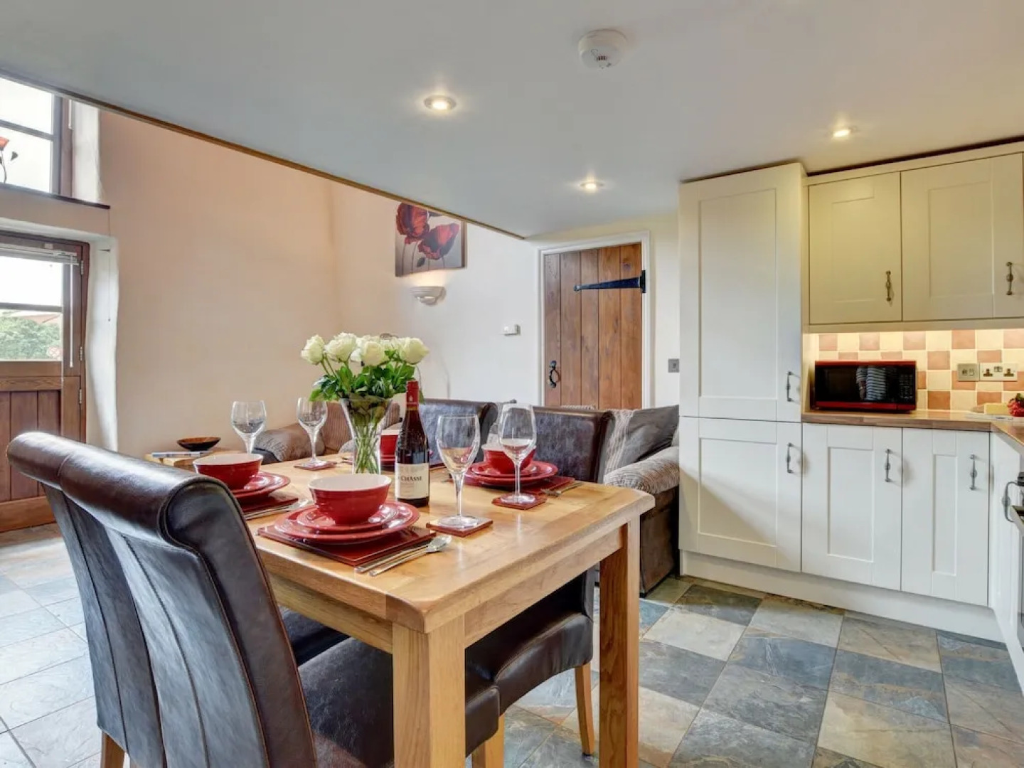 Lovely Apartment in Converted, Stone Barn Located in Tiverton