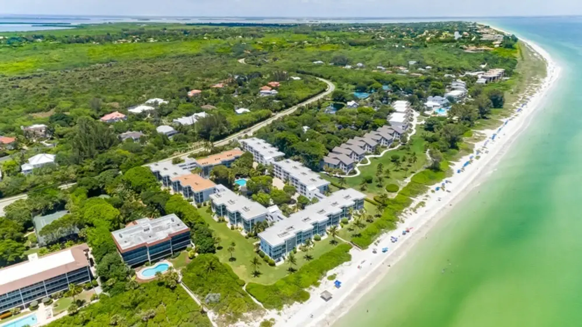 Island Beach Club 230D