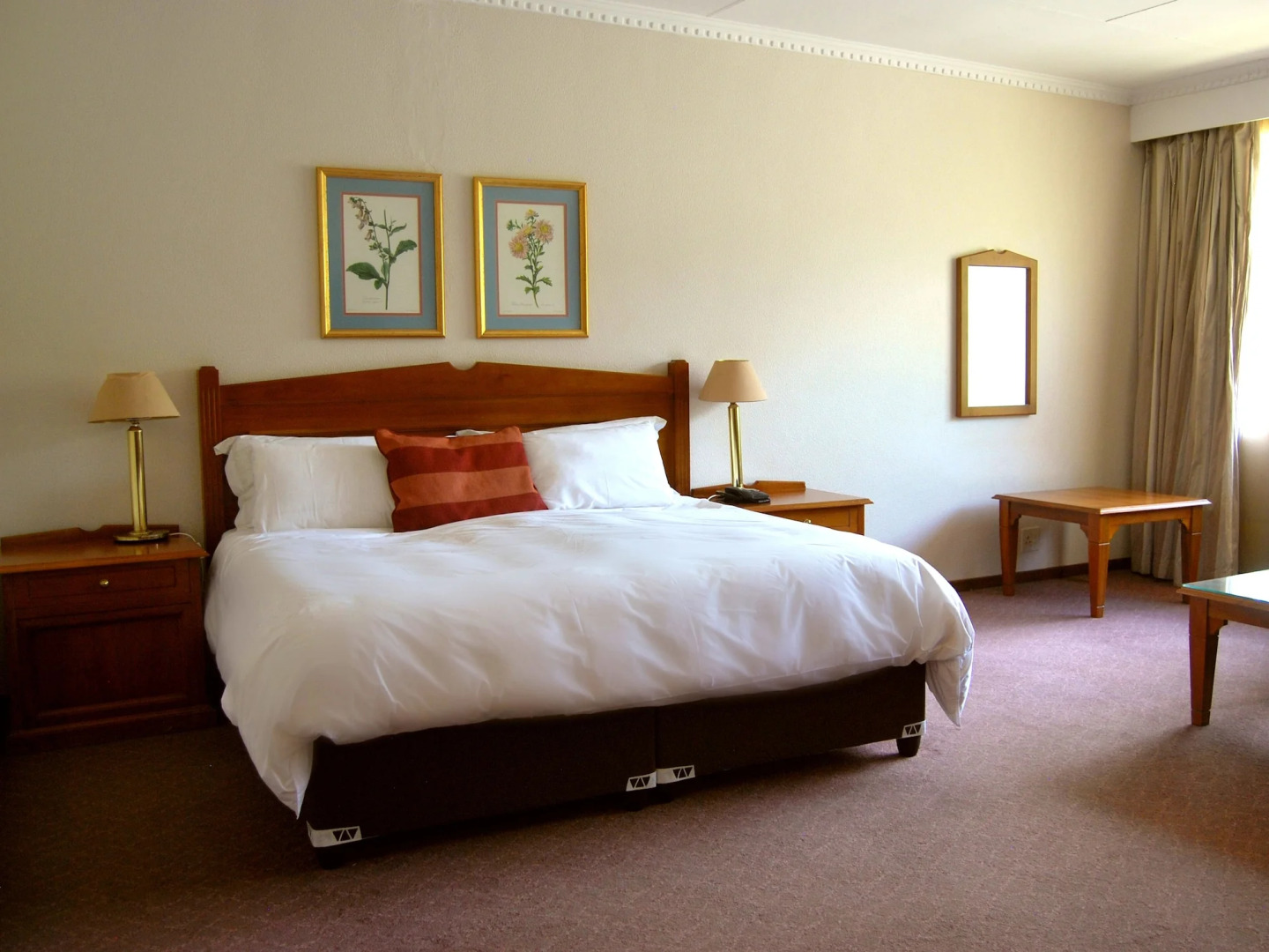 Safari Hotel & Convention Centre