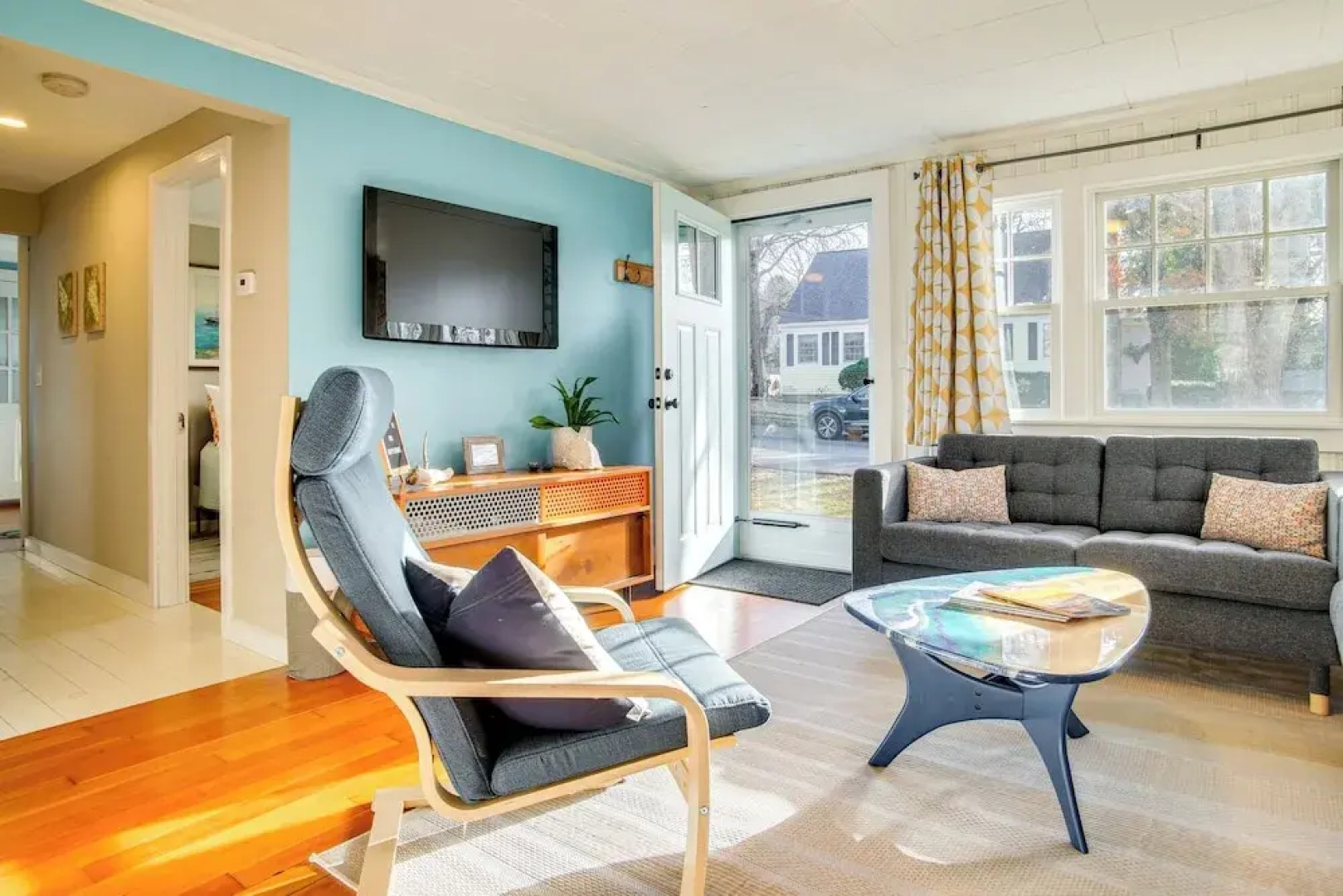 Walk to Monument Beach: Cape Cod Cottage w/ Grill