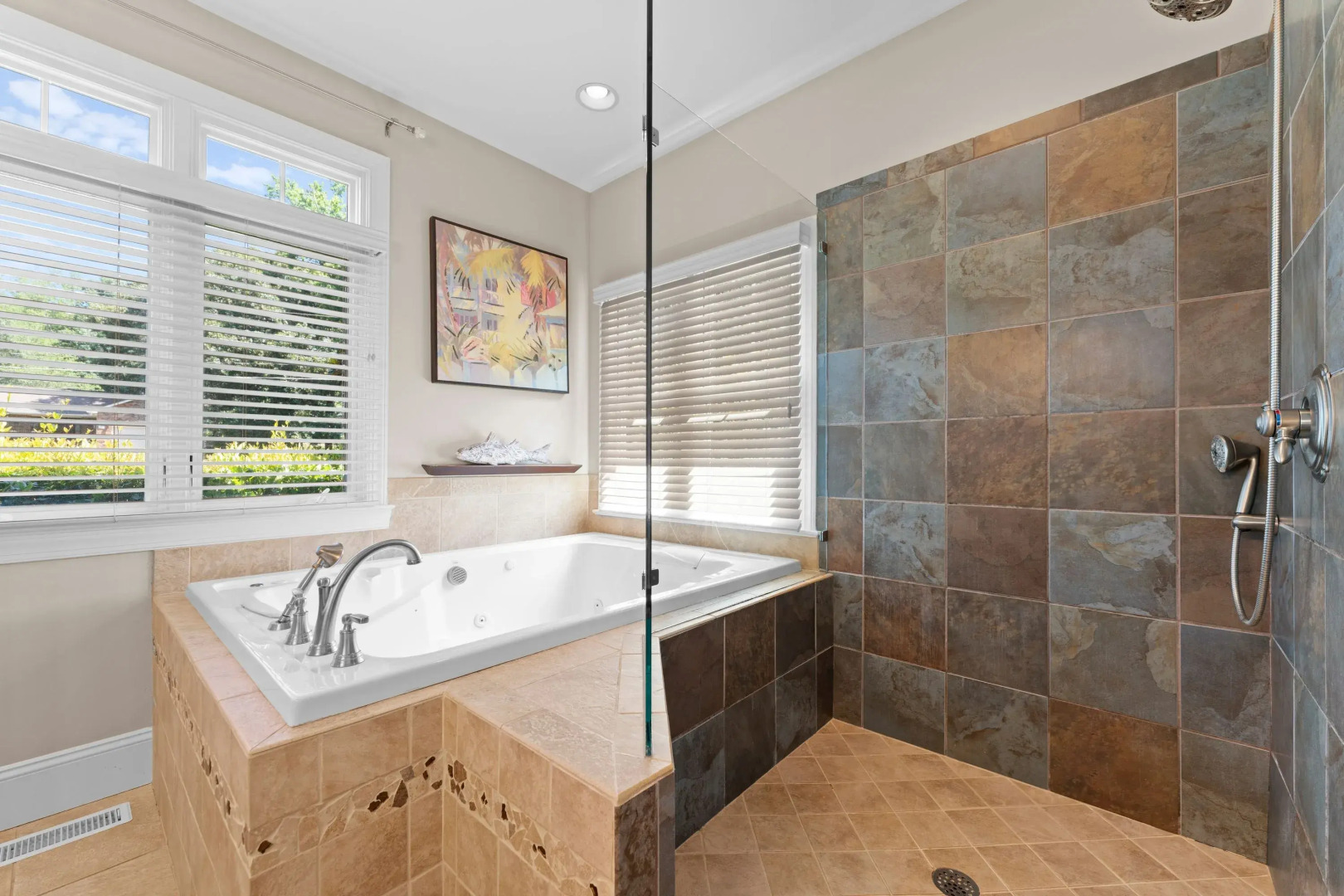 Making Waves by Avantstay Sleeps 20 + Pool