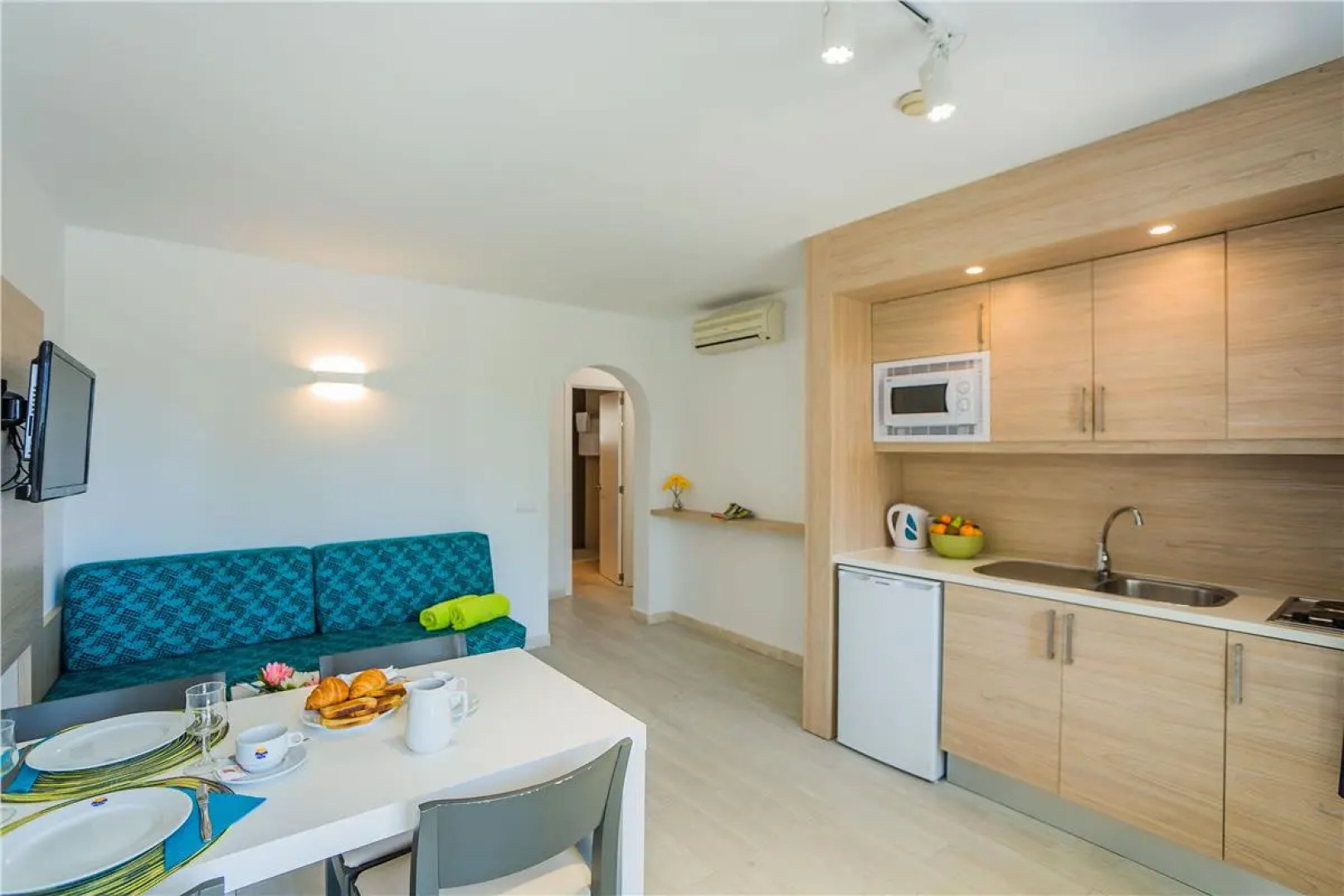 Апарт-отель Holiday Center Santa Ponsa