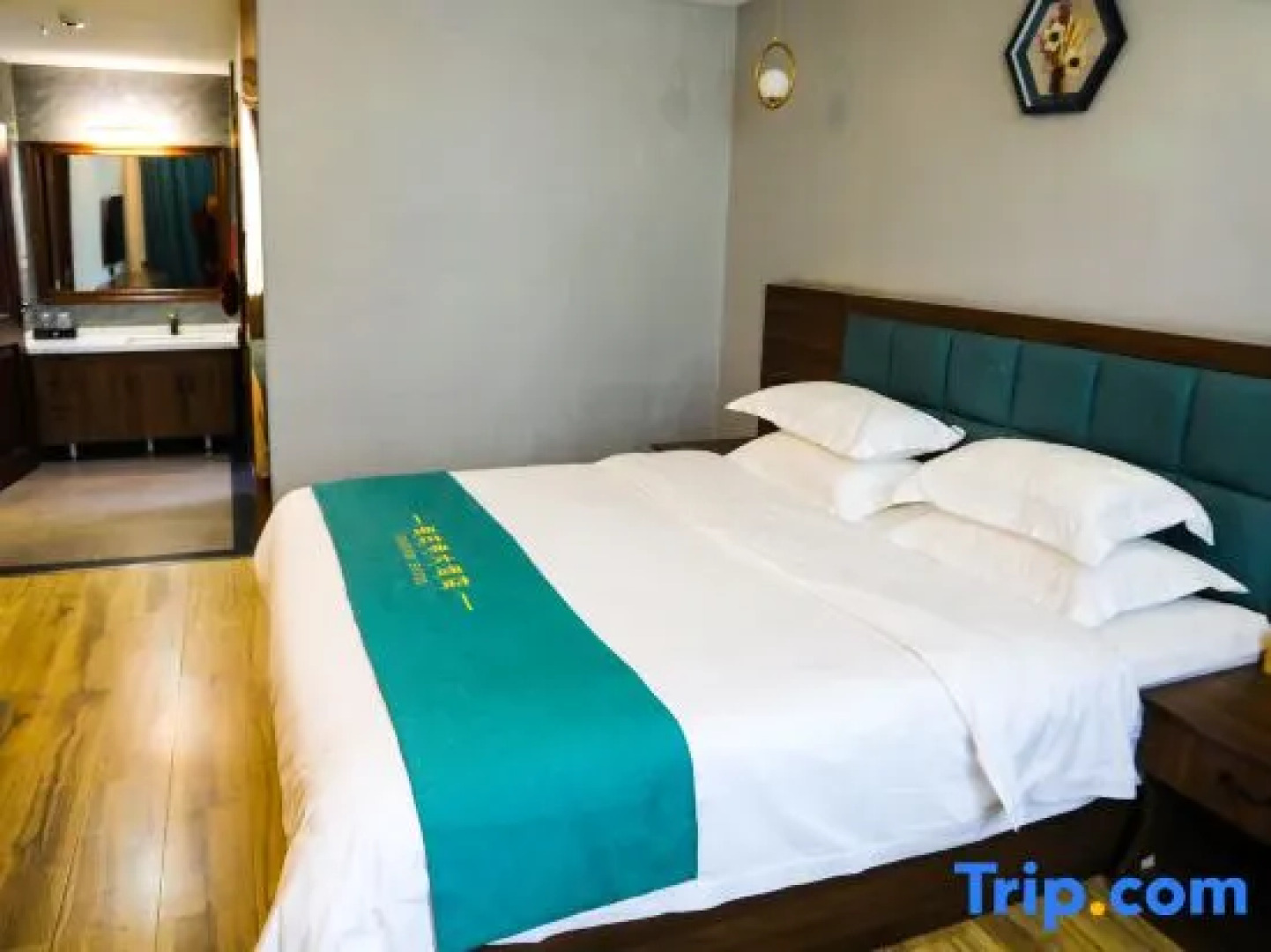 Yushu jiegu temple hotel