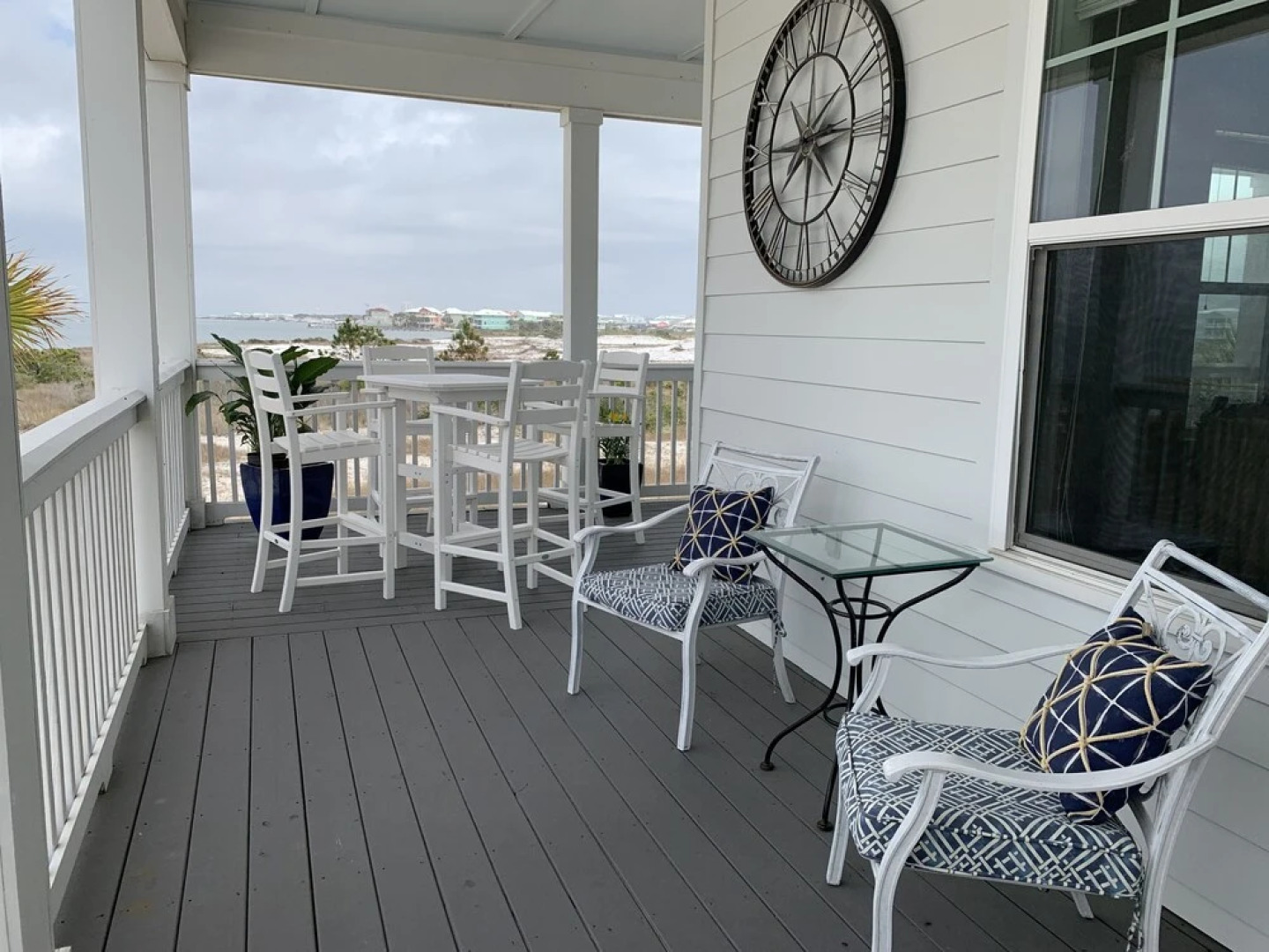 Sunset View 4 Bedroom Home by RedAwning