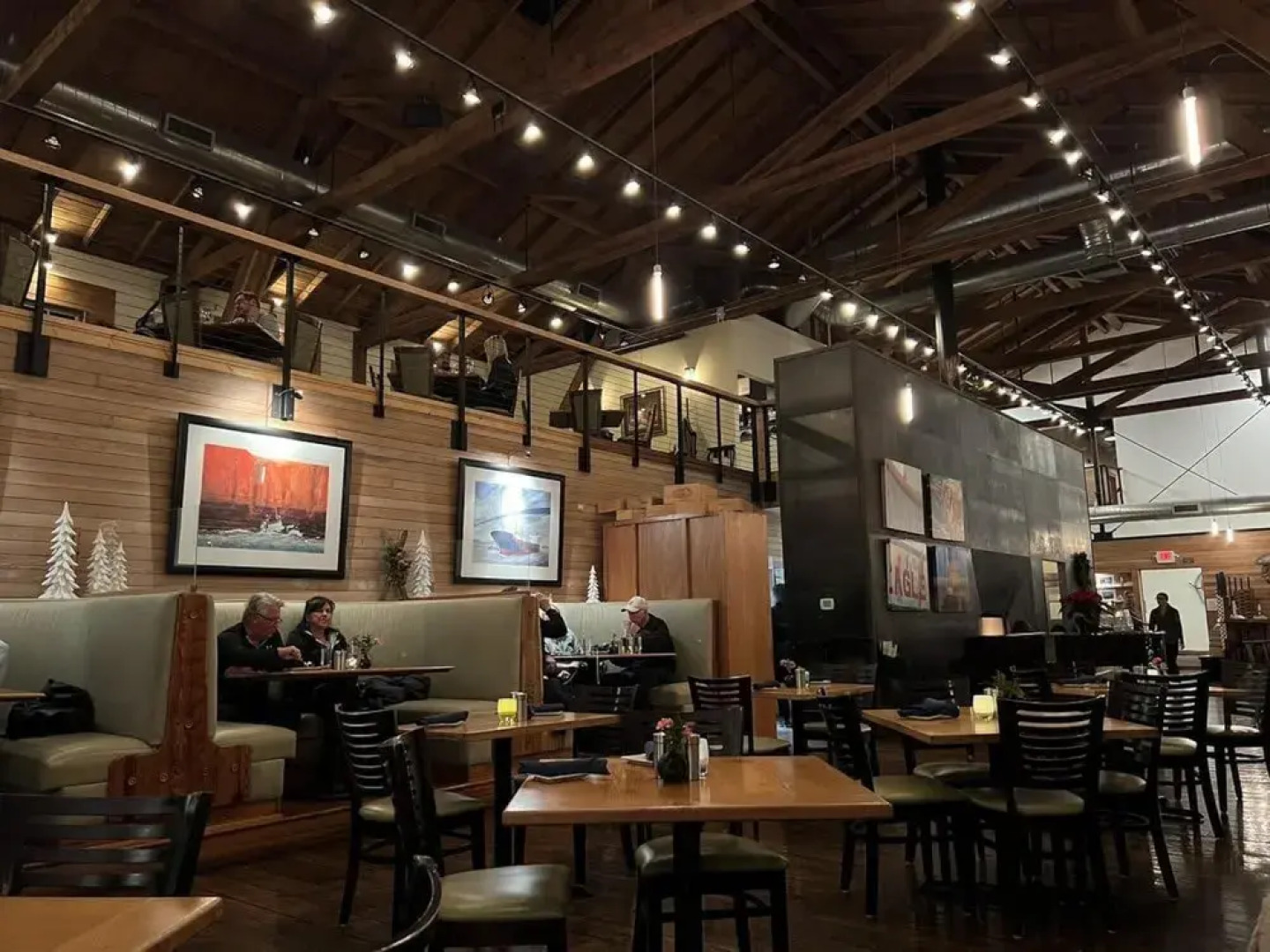 Charming Coastal 4BR Home Near Columbia River