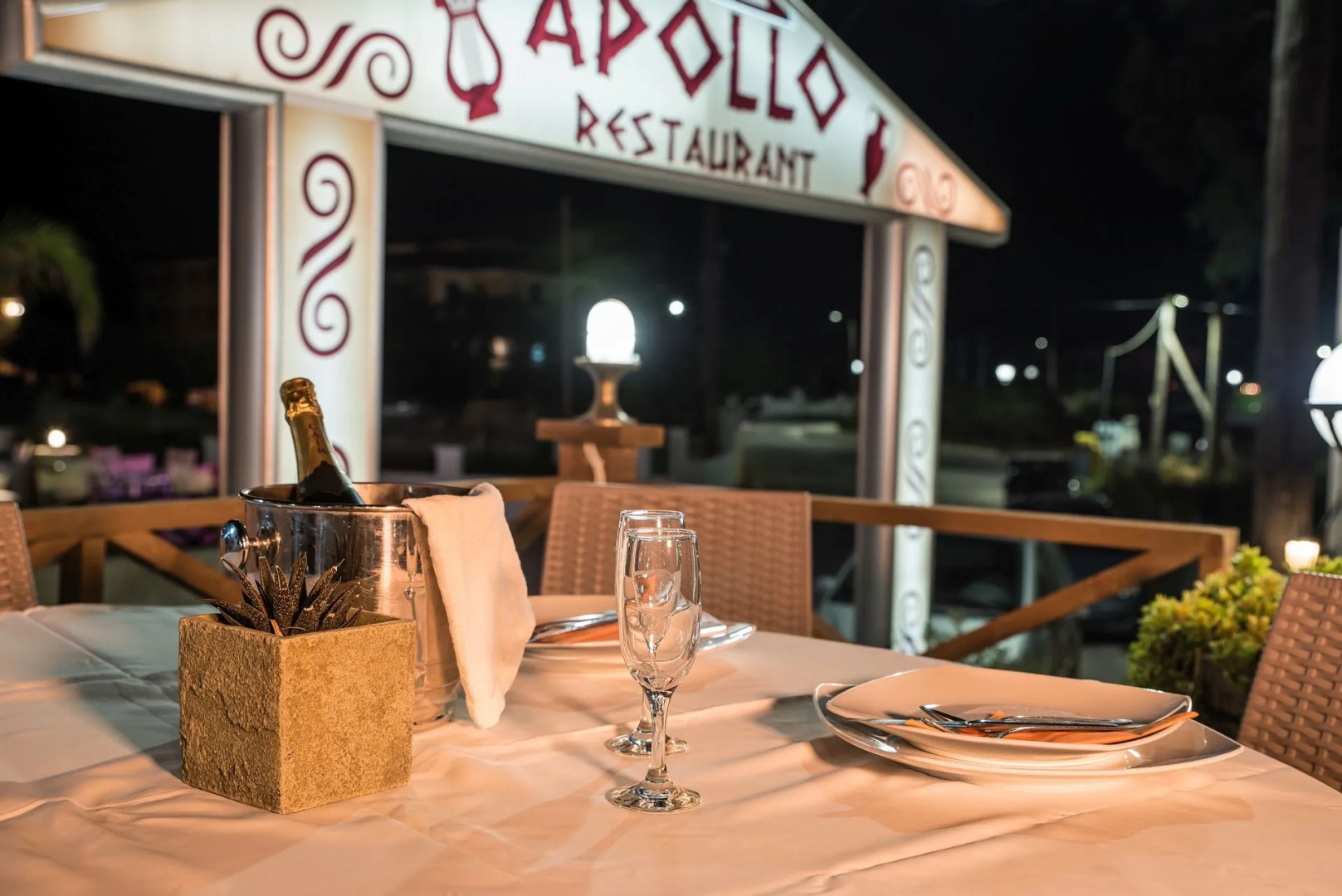 Aphrodite Studios & Apartments