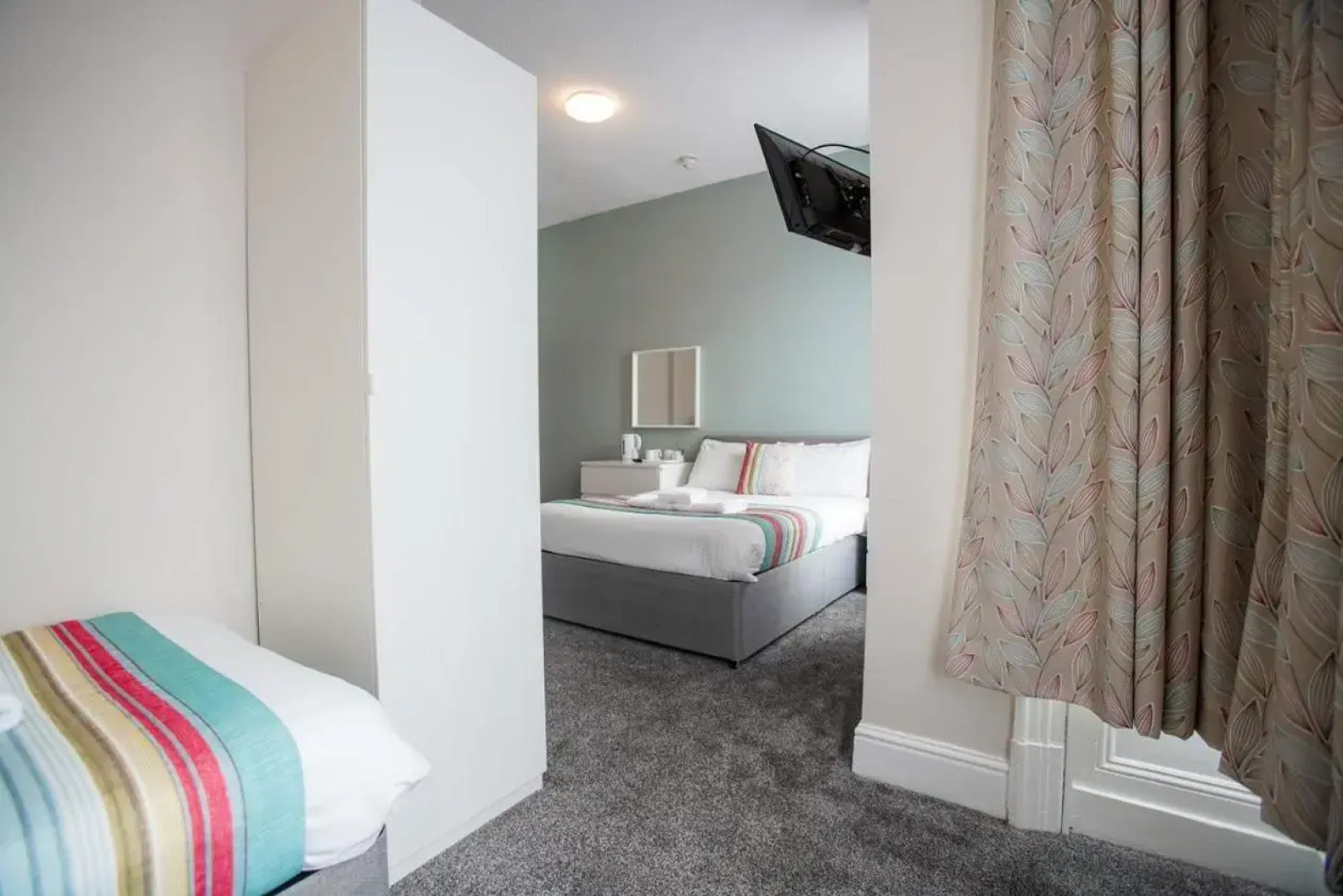 The Georgian Hollies