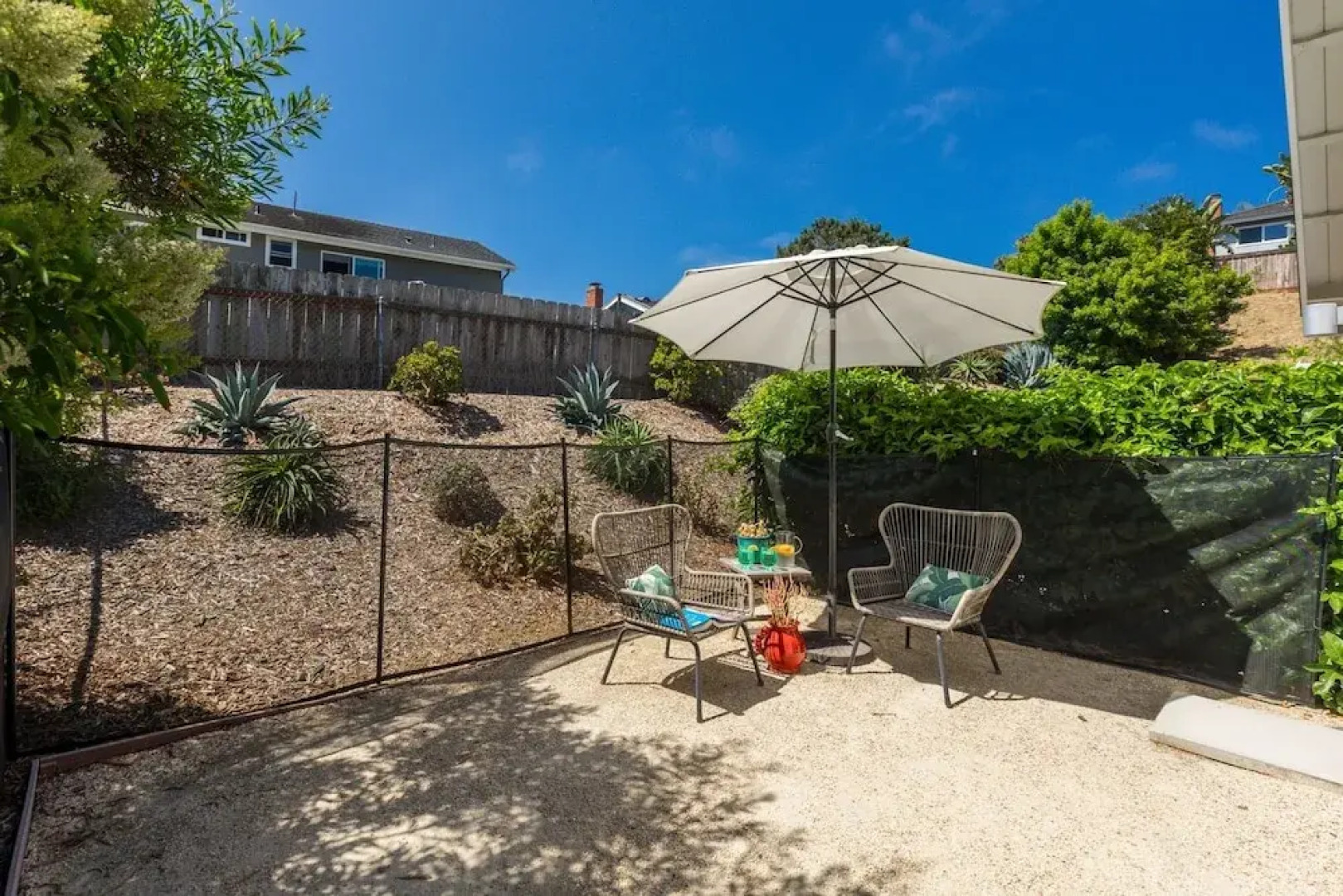 727 Sonrisa St 1 Bedroom Home by RedAwning