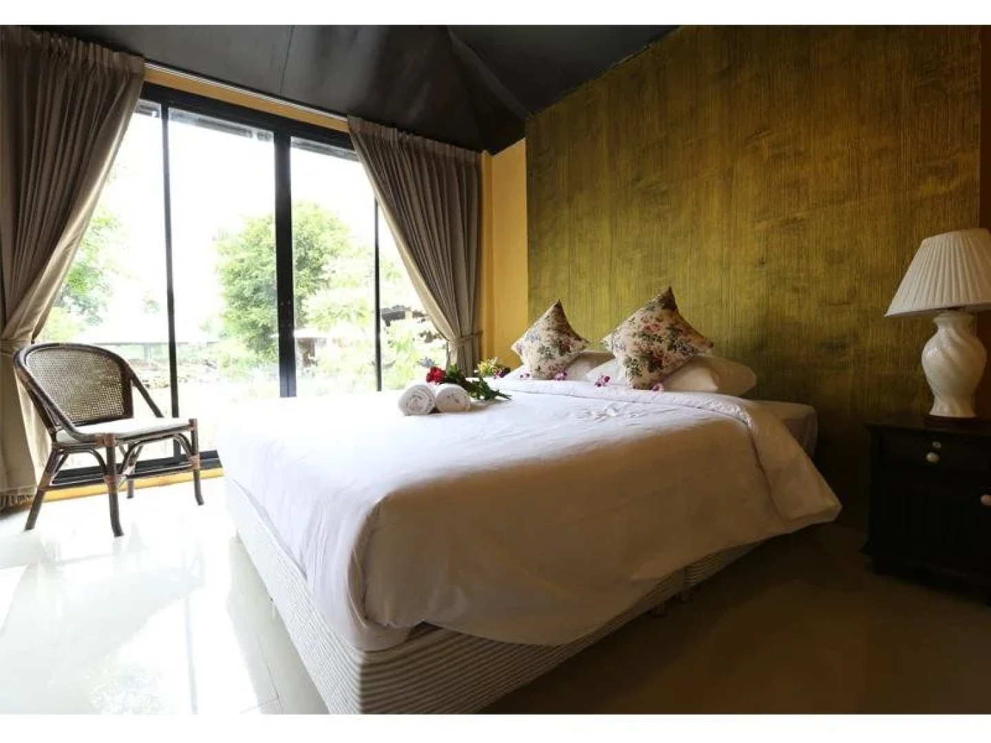 Ruen Parichart Tropical Resort