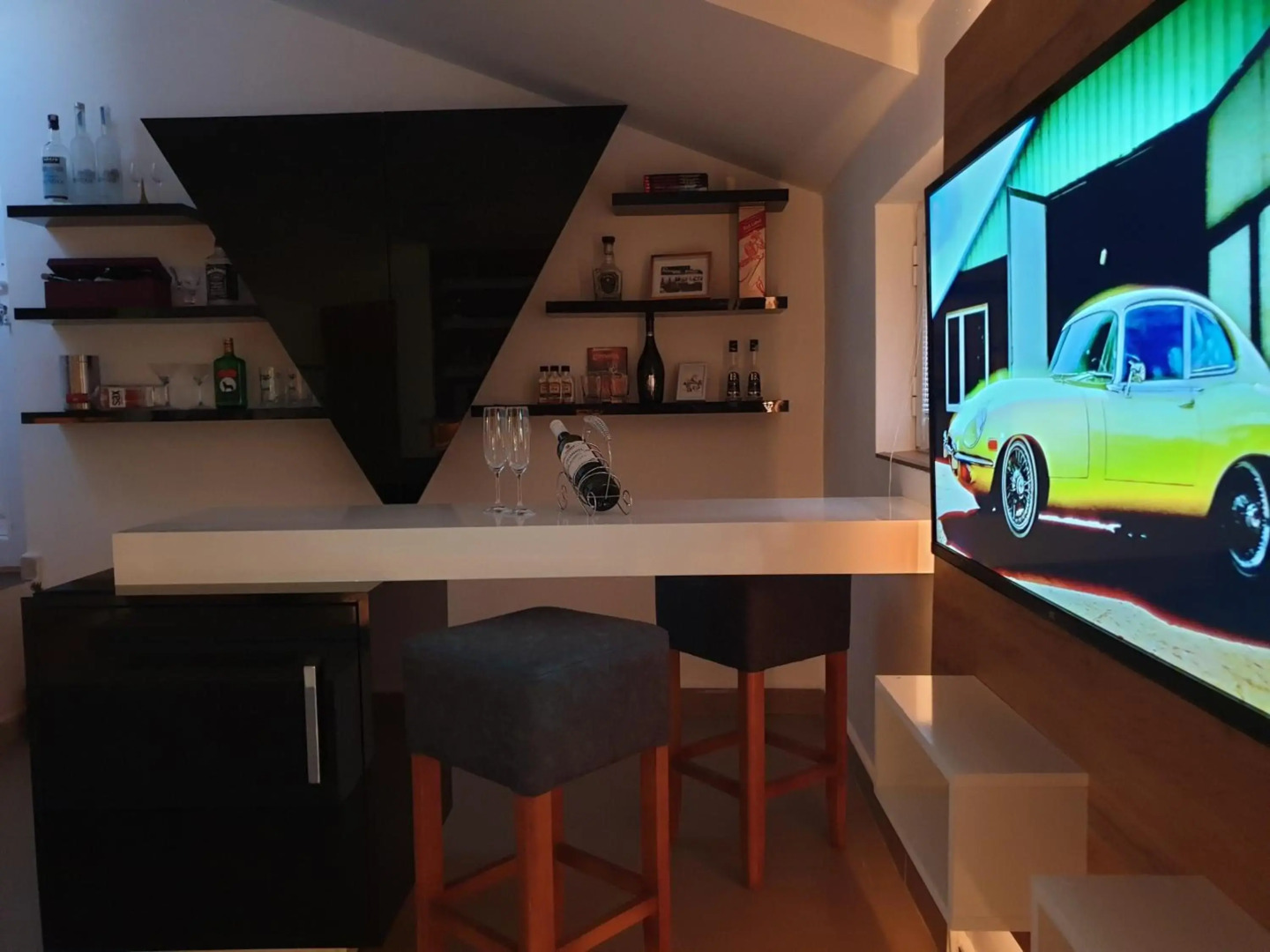 Sky Apartments Special