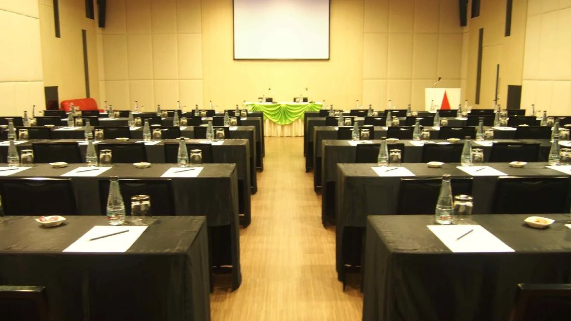 Sleep With Me Hotel design hotel @ patong