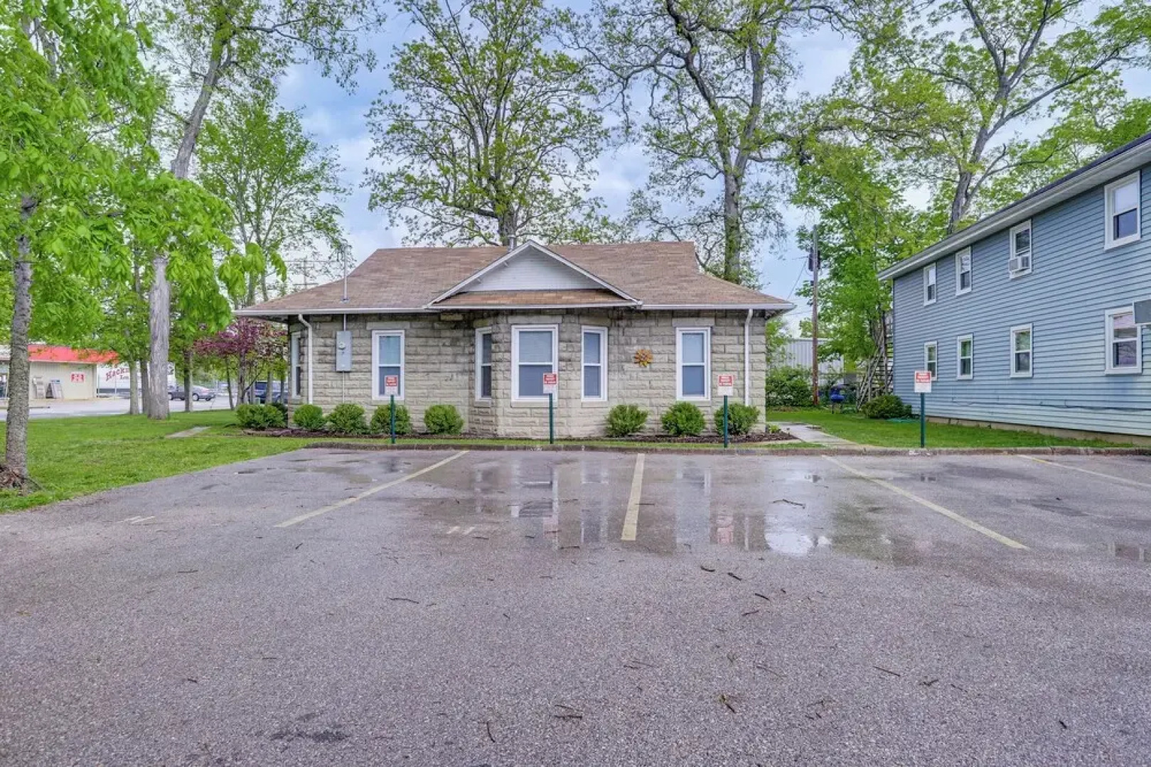 Pet-friendly Pacific Cottage Near Purina Farms!