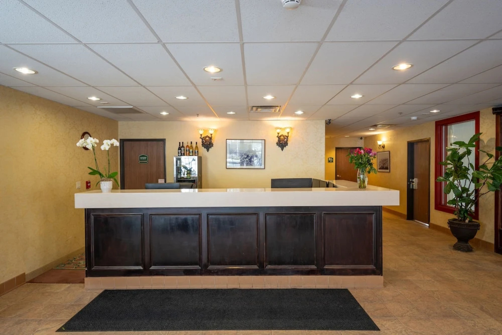 Silverland Inn and Suites