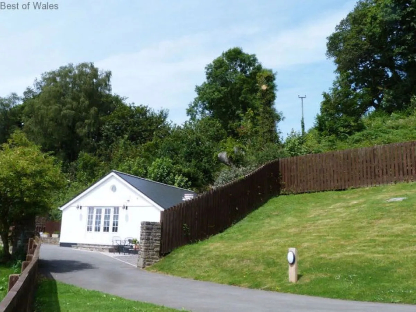 Holiday Home Cysgod y Coed