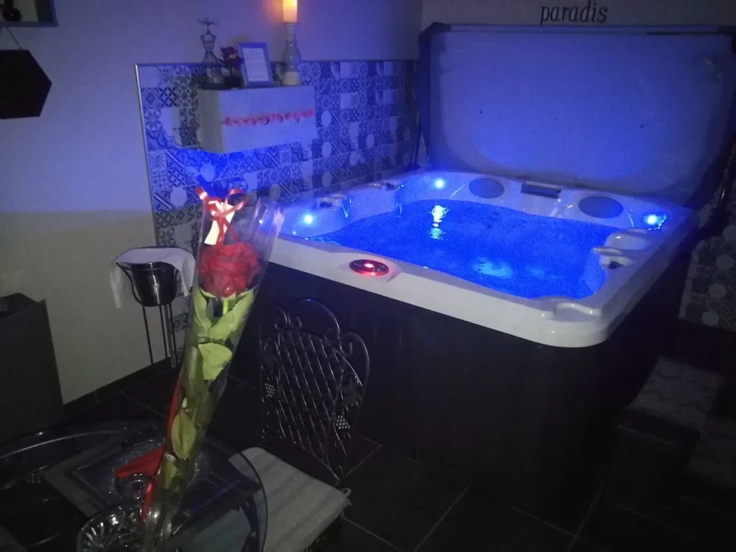 Au Plaisir Des Sens - Jacuzzi