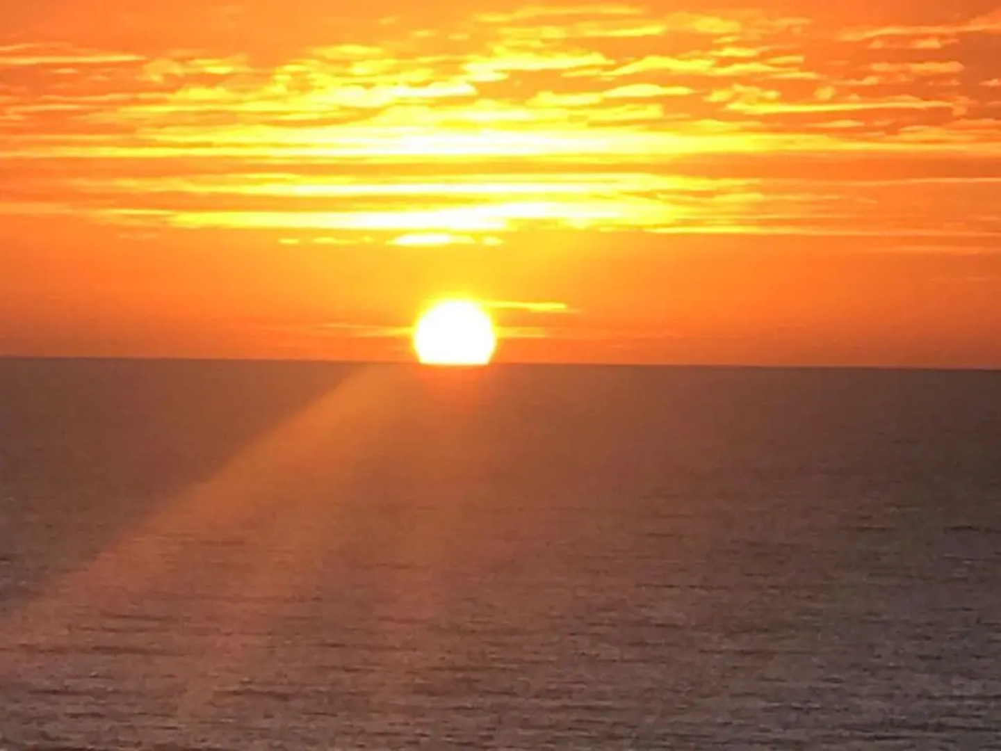 EmanuelleSales - Corretora de Imóveis - "LUXURY RESIDENCES" creci 16949F