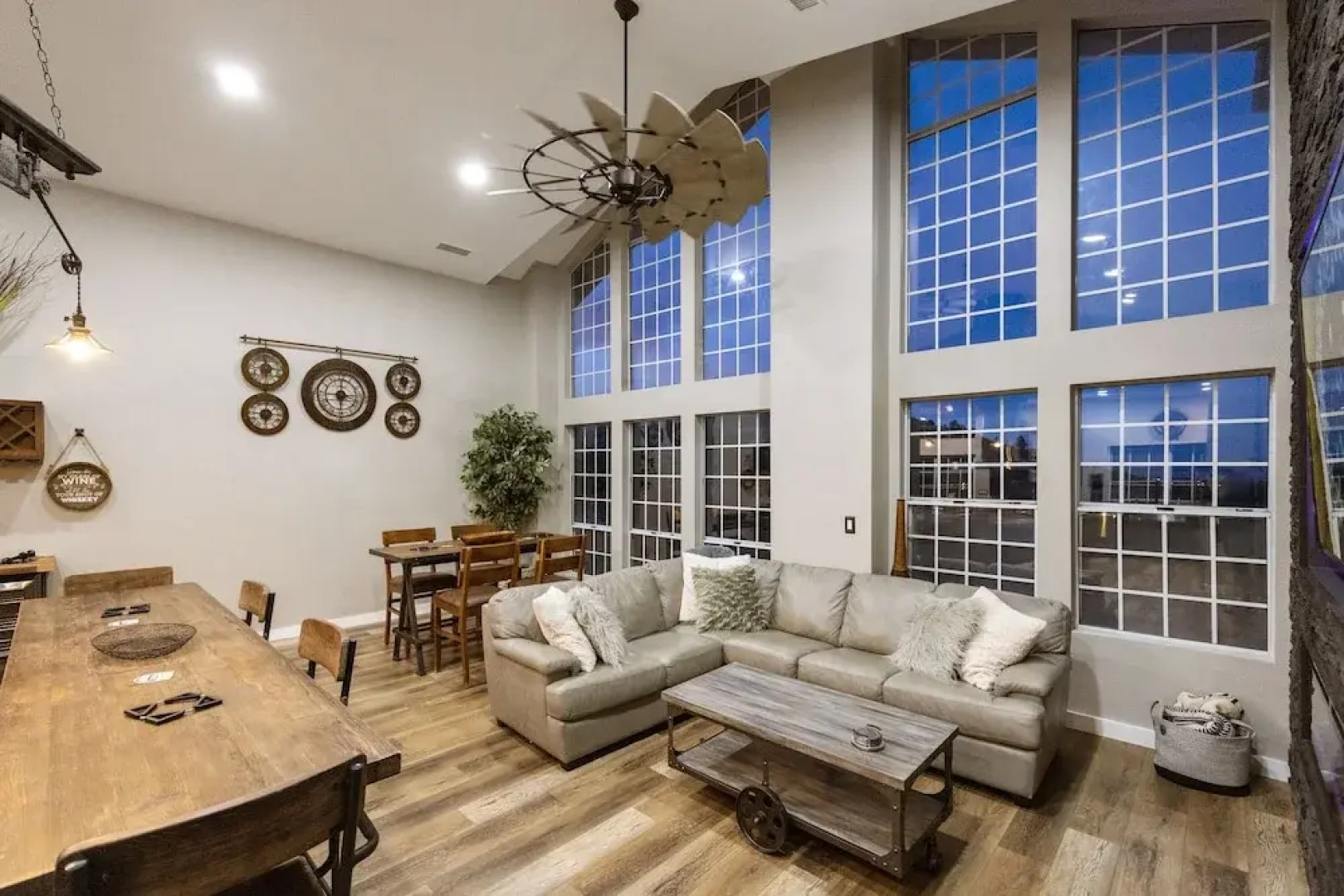 New Luxury Prescott Lynx B B 4k ft2 Sleeps 22