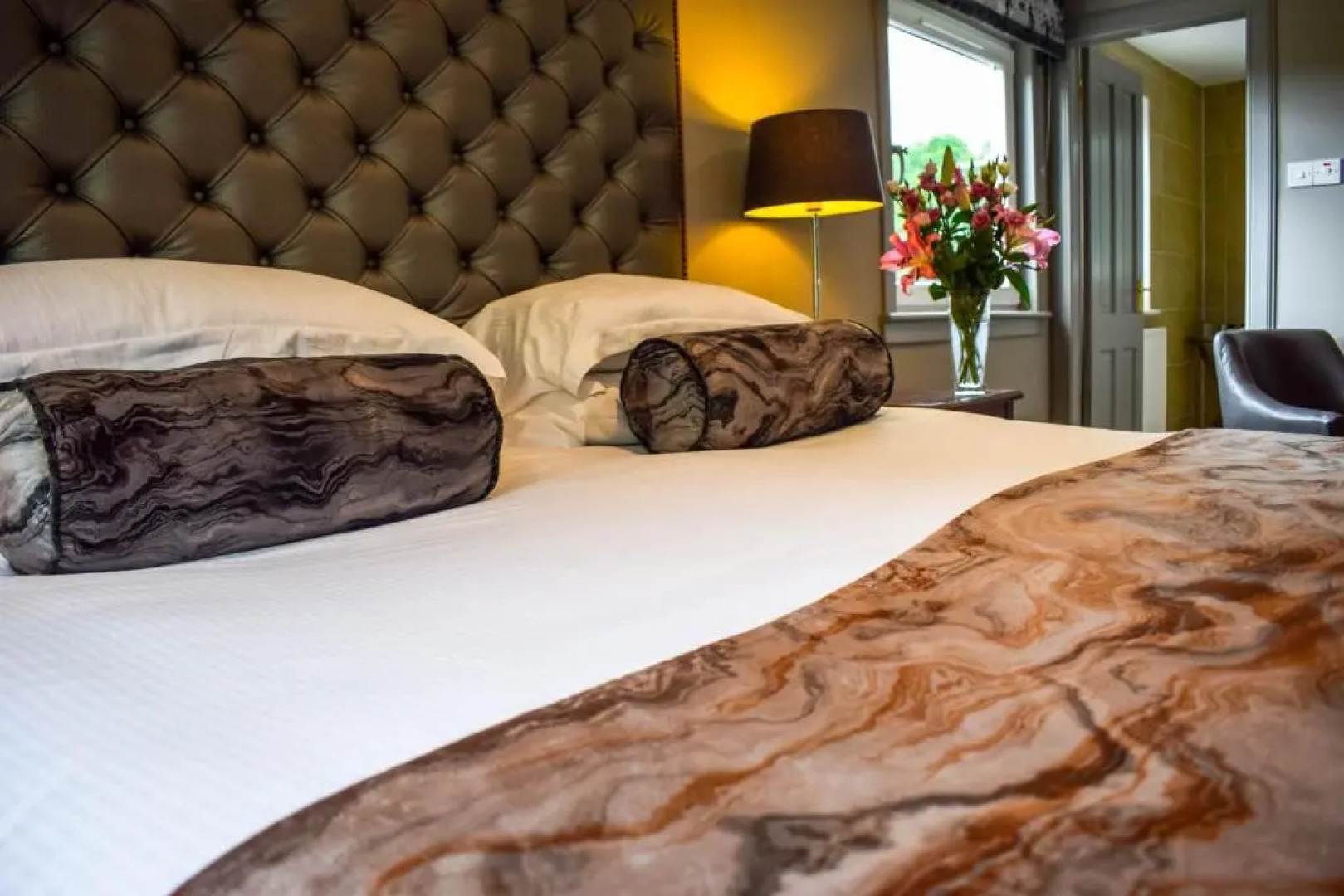 Craigmhor Lodge & Courtyard