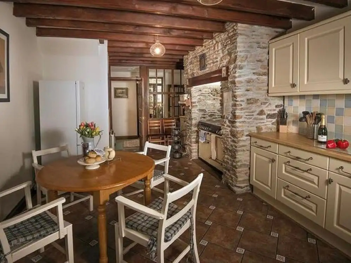 Lavish Holiday Home in Worcestershire With Jacuzzi