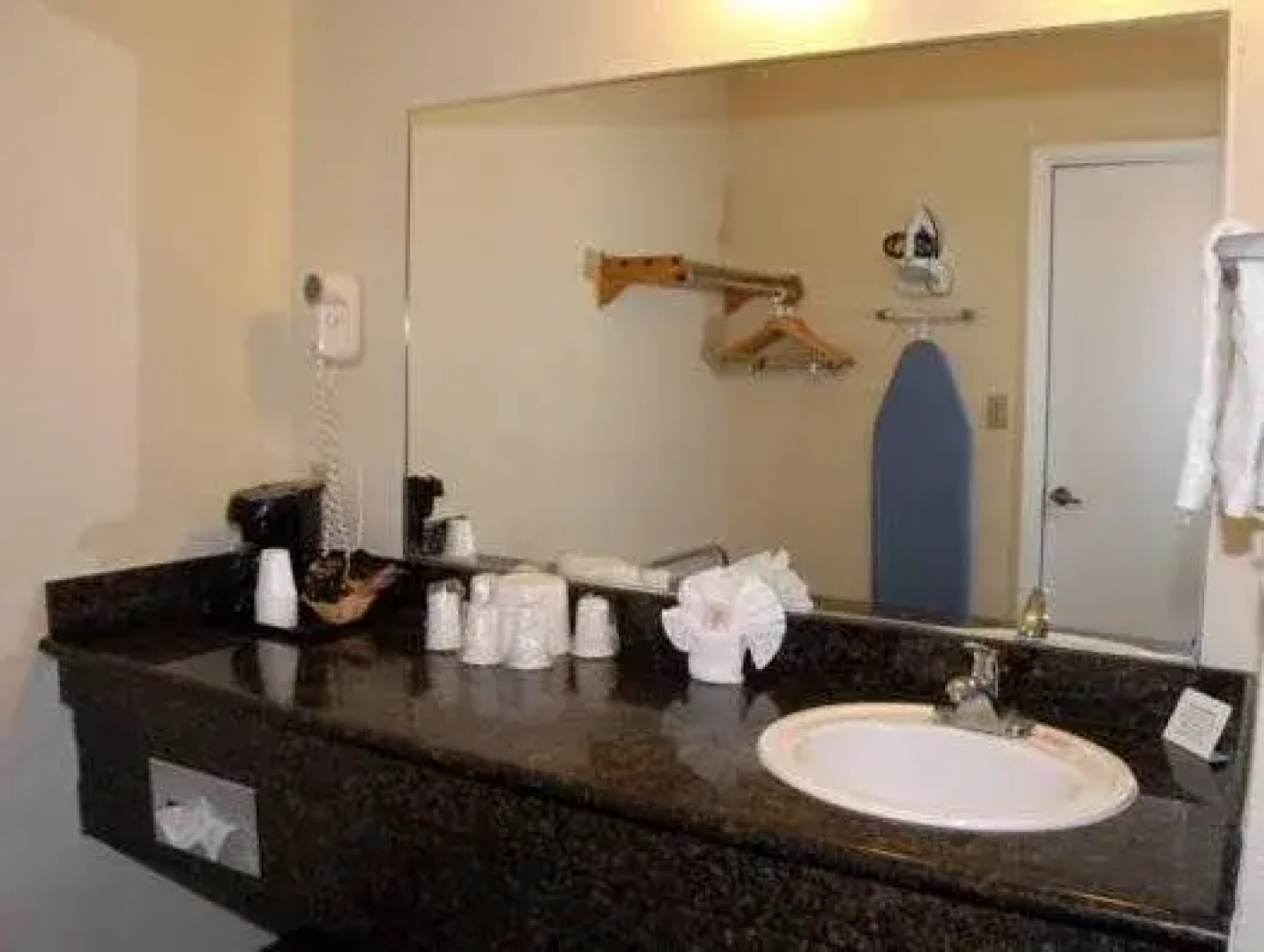 Ambassador Inn Fresno