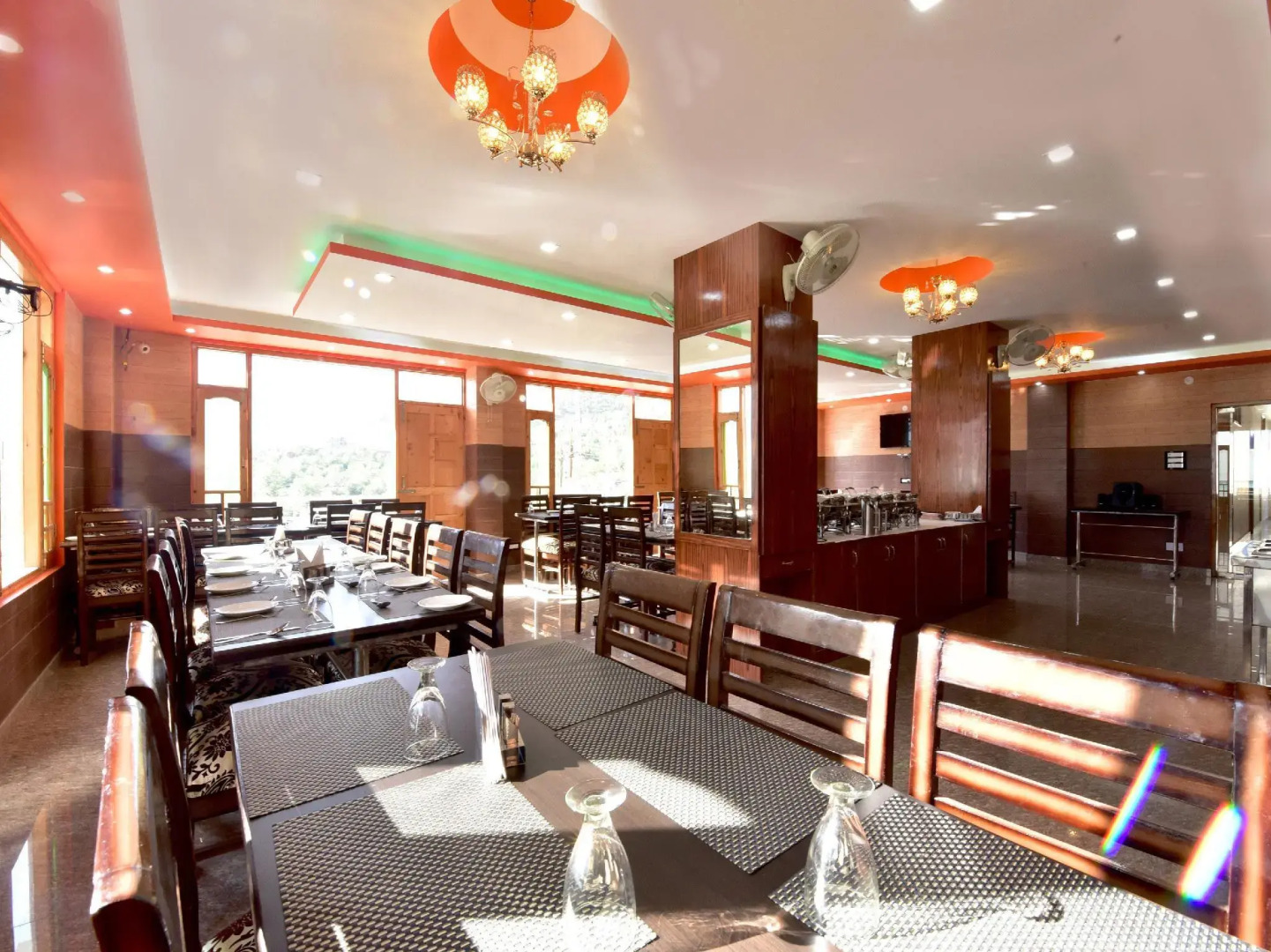 OYO 23527 Sarla Regency