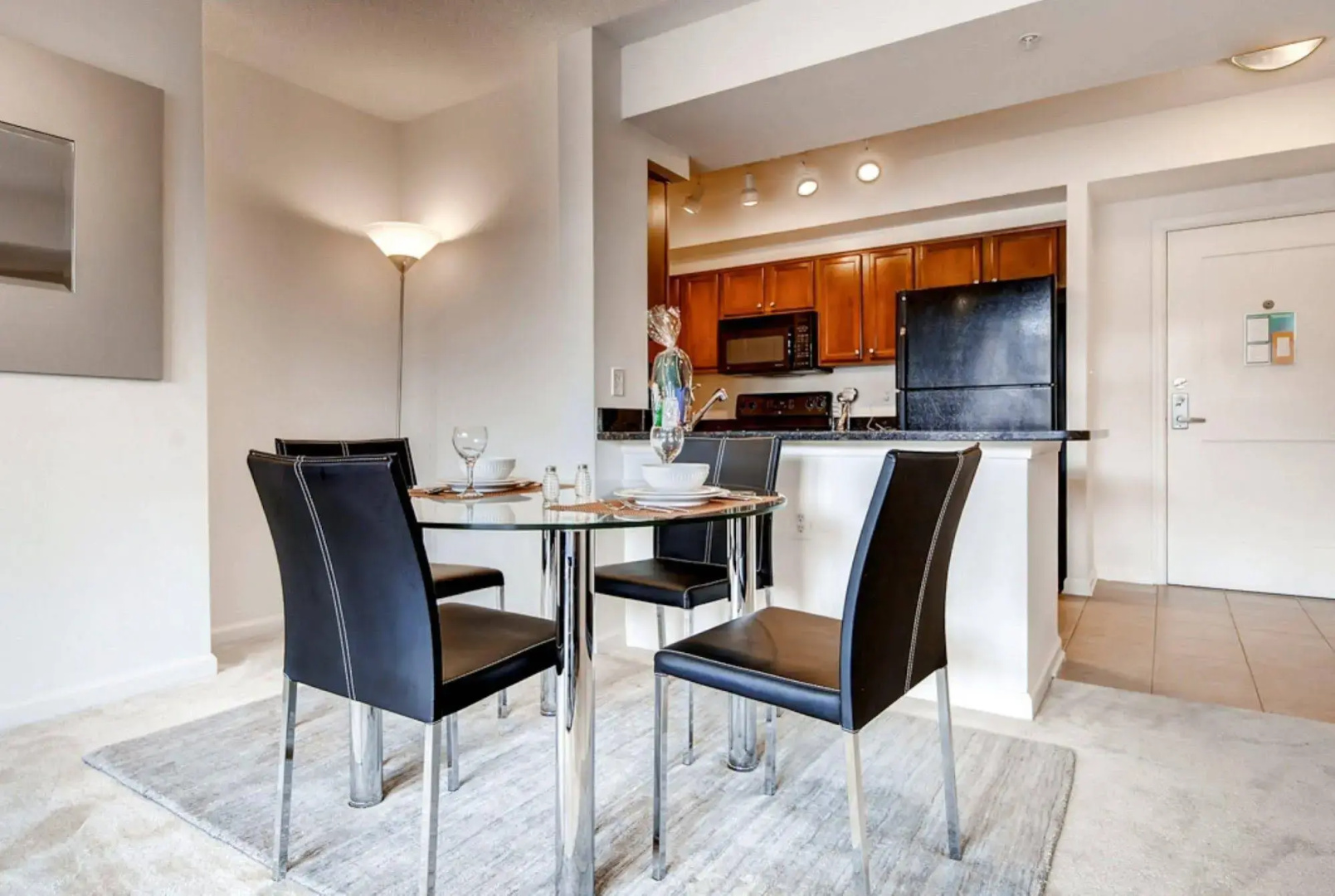 Global Luxury Suites at Villa Street